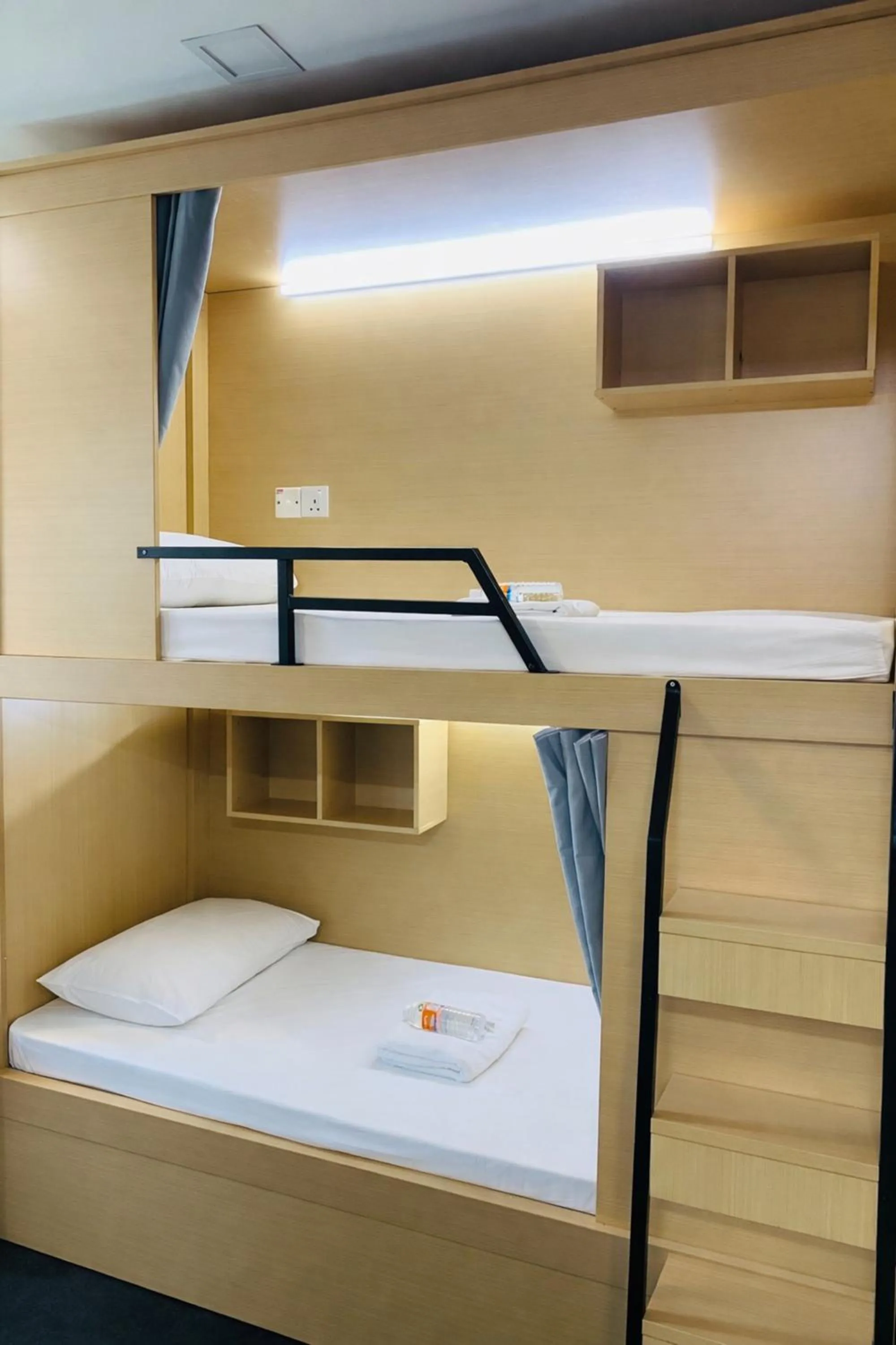 Bed in A Hotel Desker