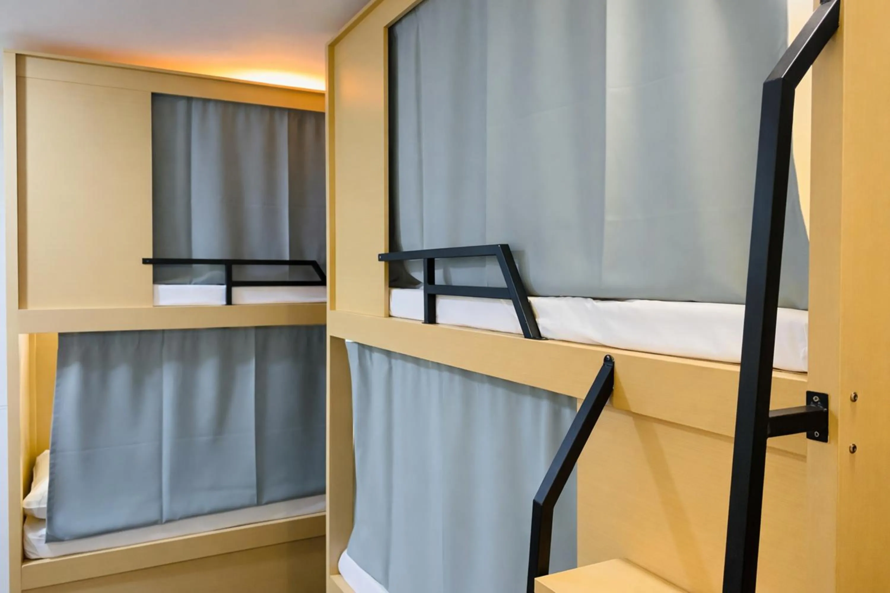 Bed in A Hotel Desker