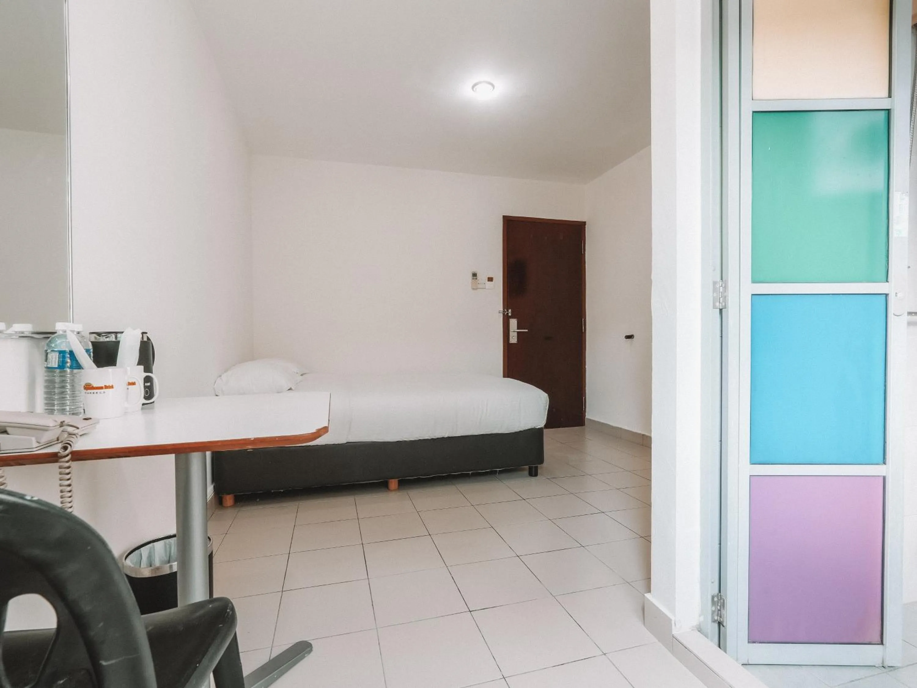 Bed in A Hotel Desker