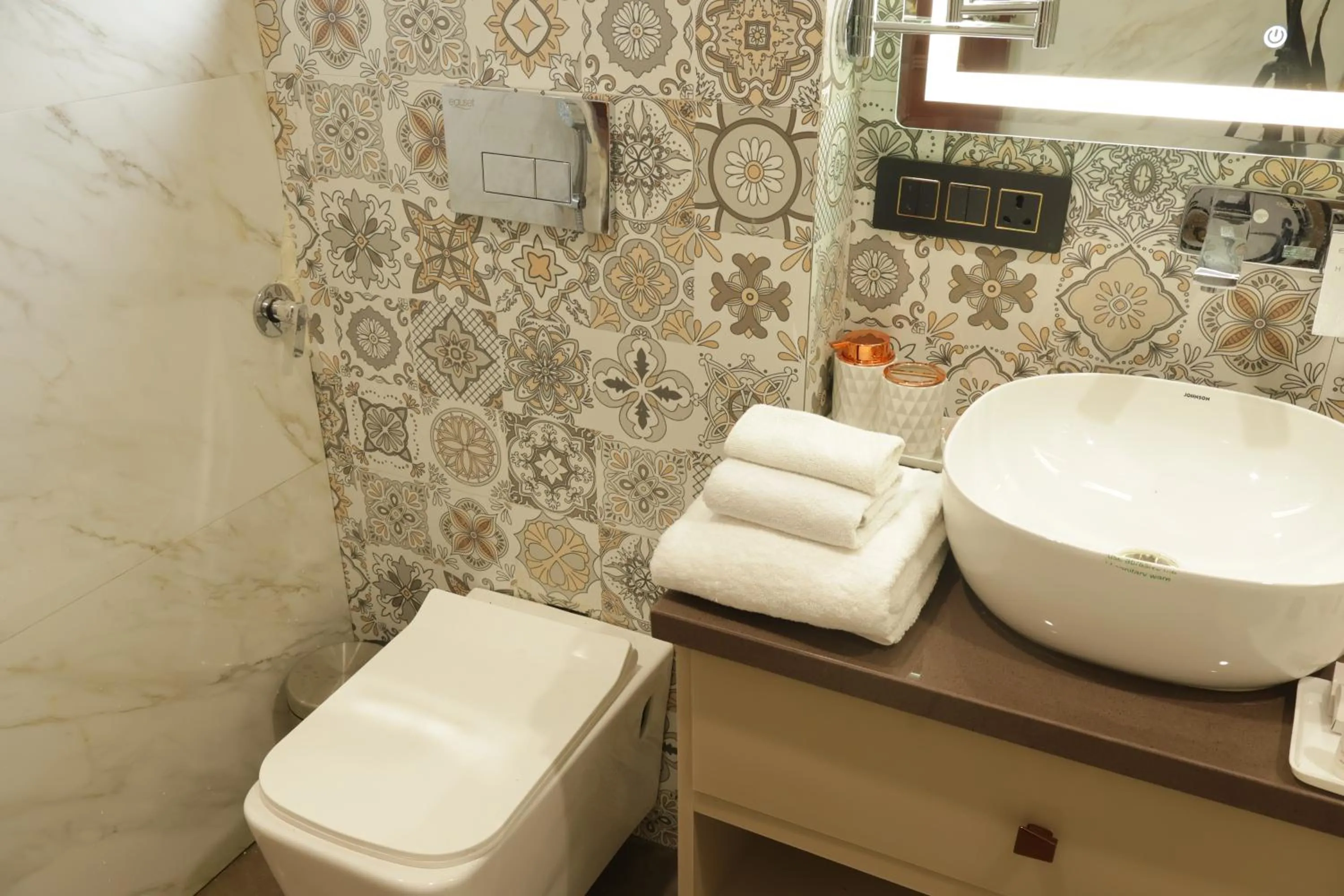 Bathroom in Suramya Homestay Near Shymala Hills