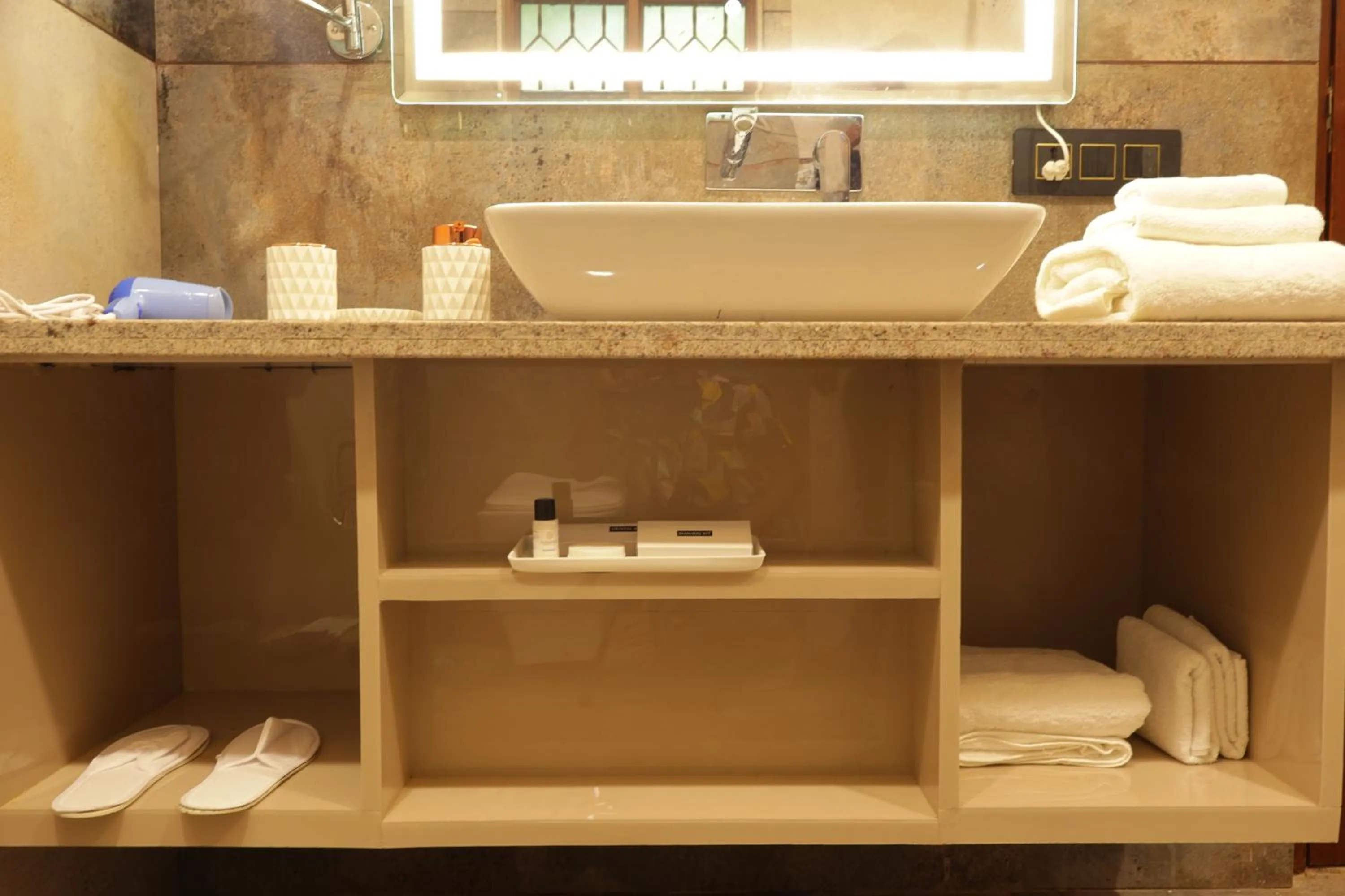 Bathroom in Suramya Homestay Near Shymala Hills