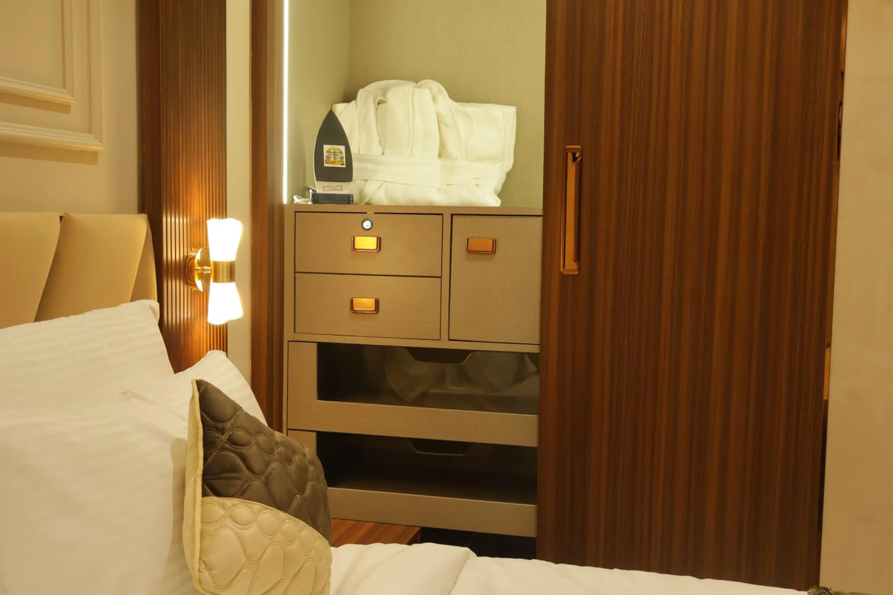 Bedroom, Bed in Suramya Homestay Near Shymala Hills