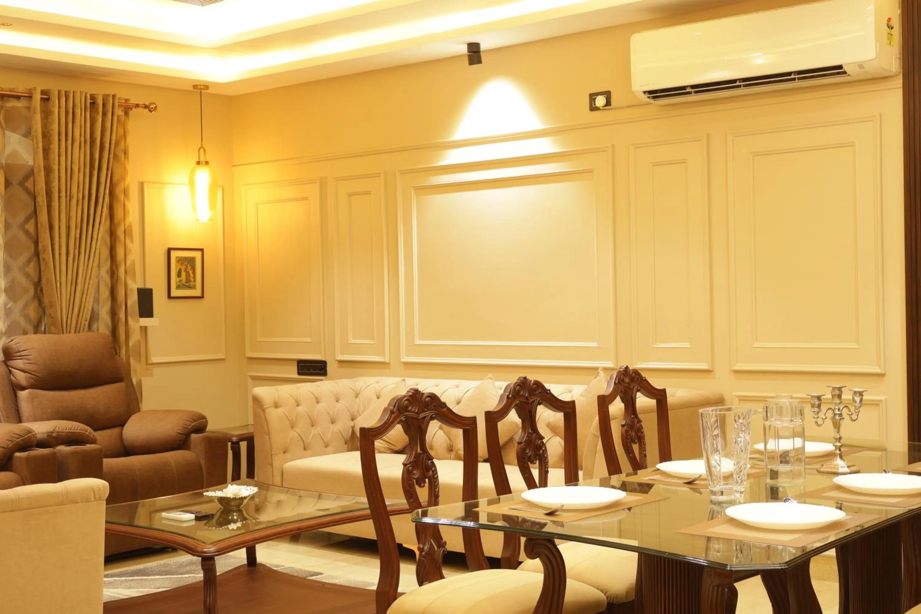 Seating area in Suramya Homestay Near Shymala Hills