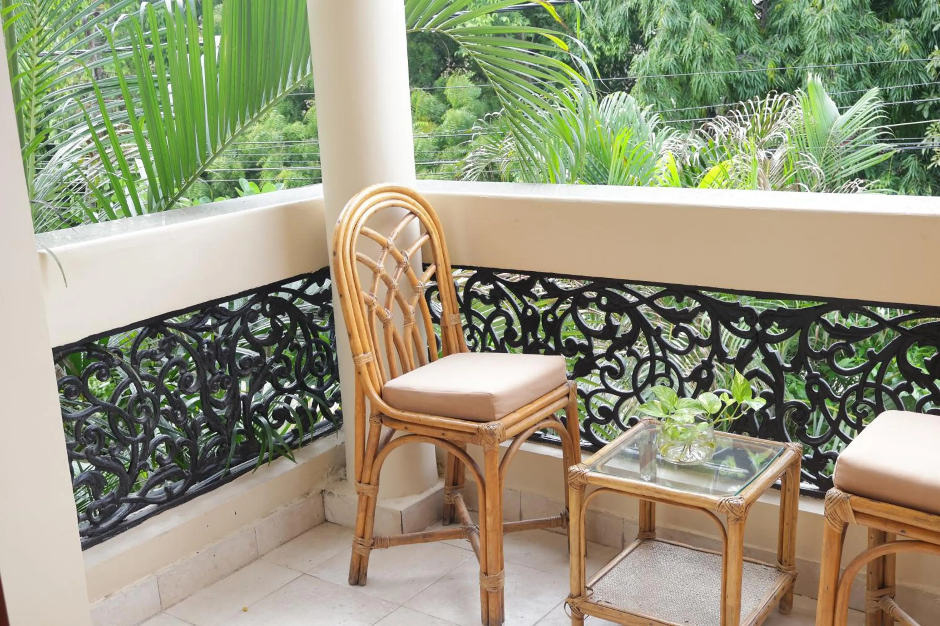 Seating area in Suramya Homestay Near Shymala Hills