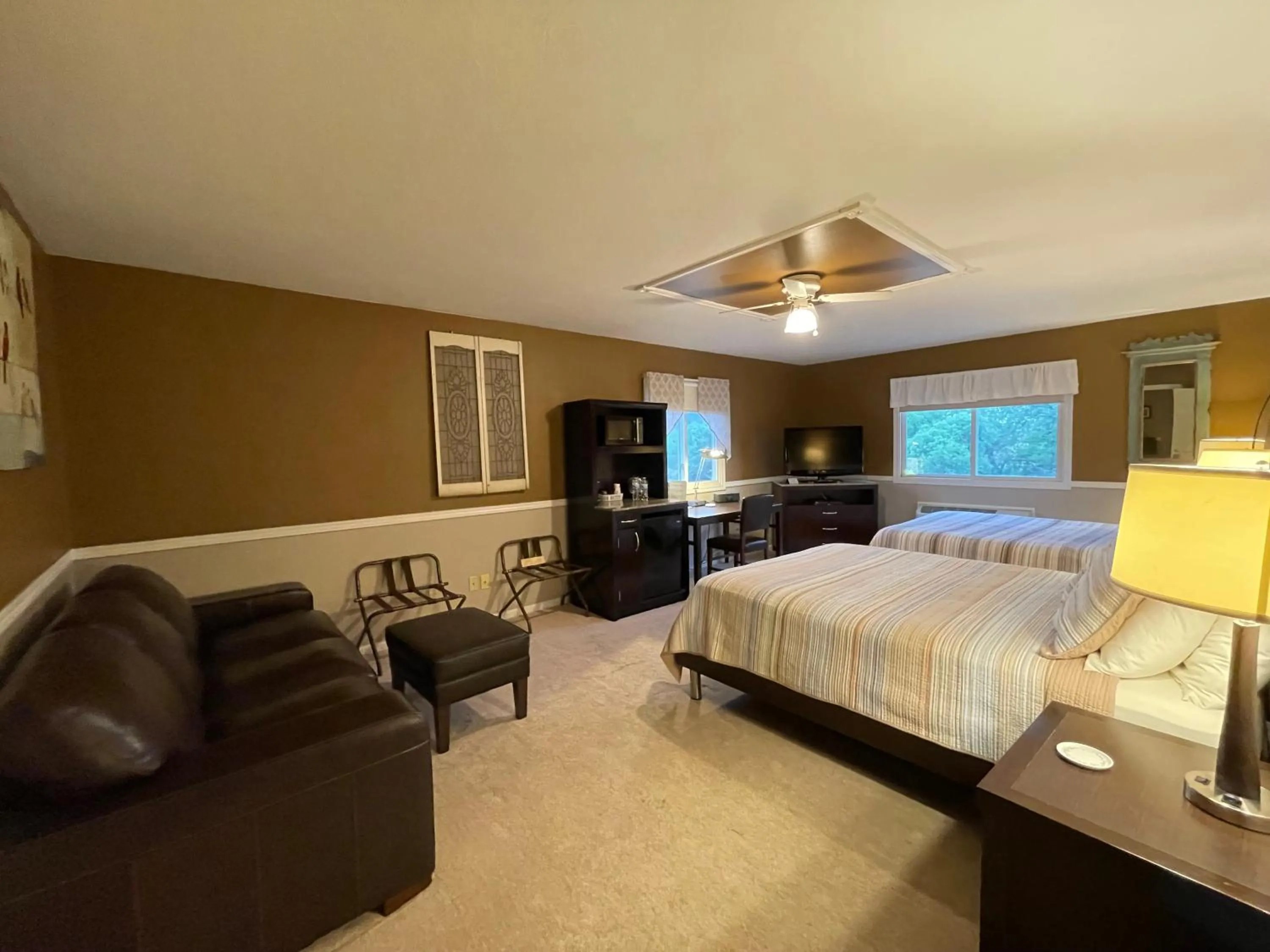 Bed in Sweetgrass Inn Bed & Breakfast