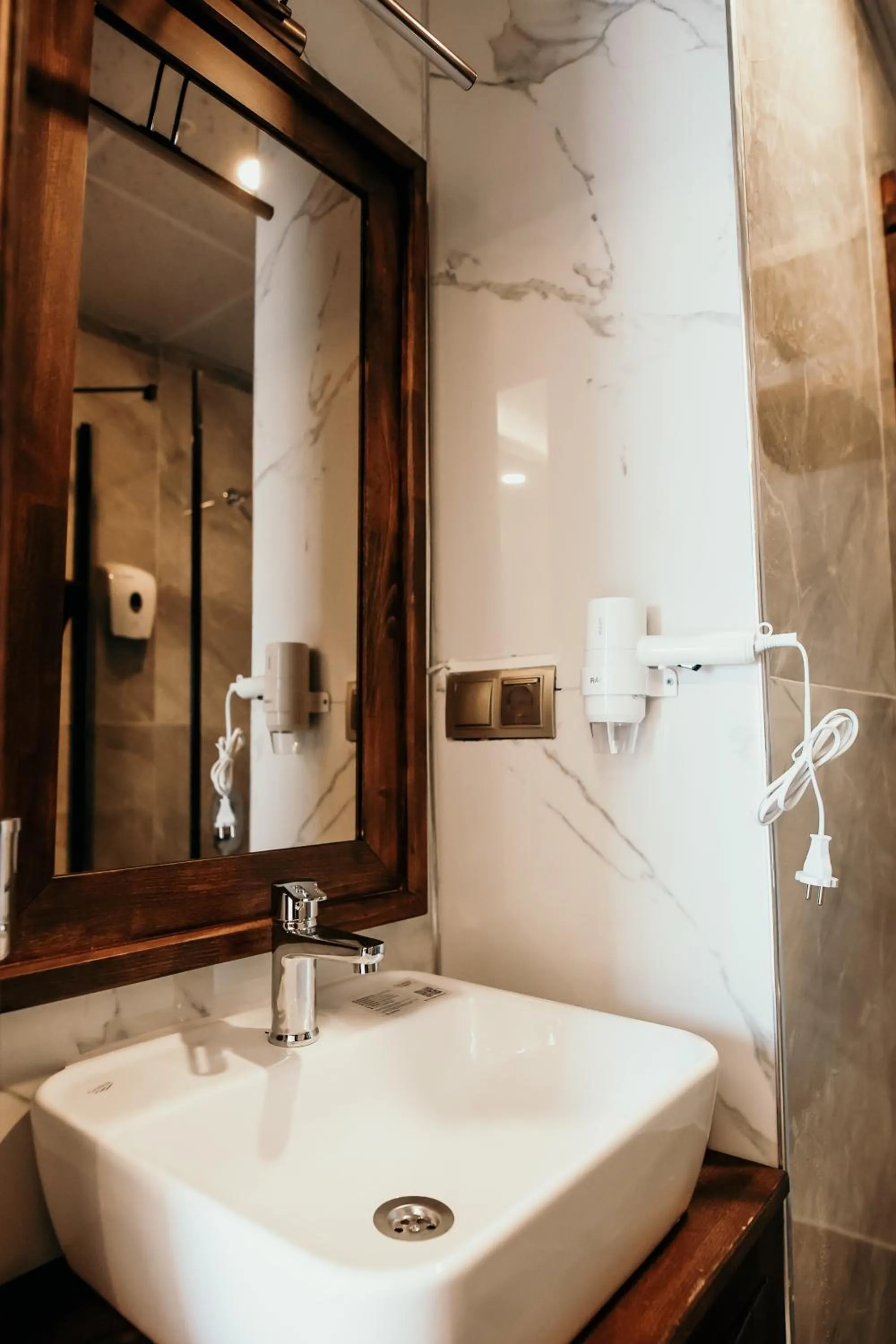 Shower in Minessa Konağı