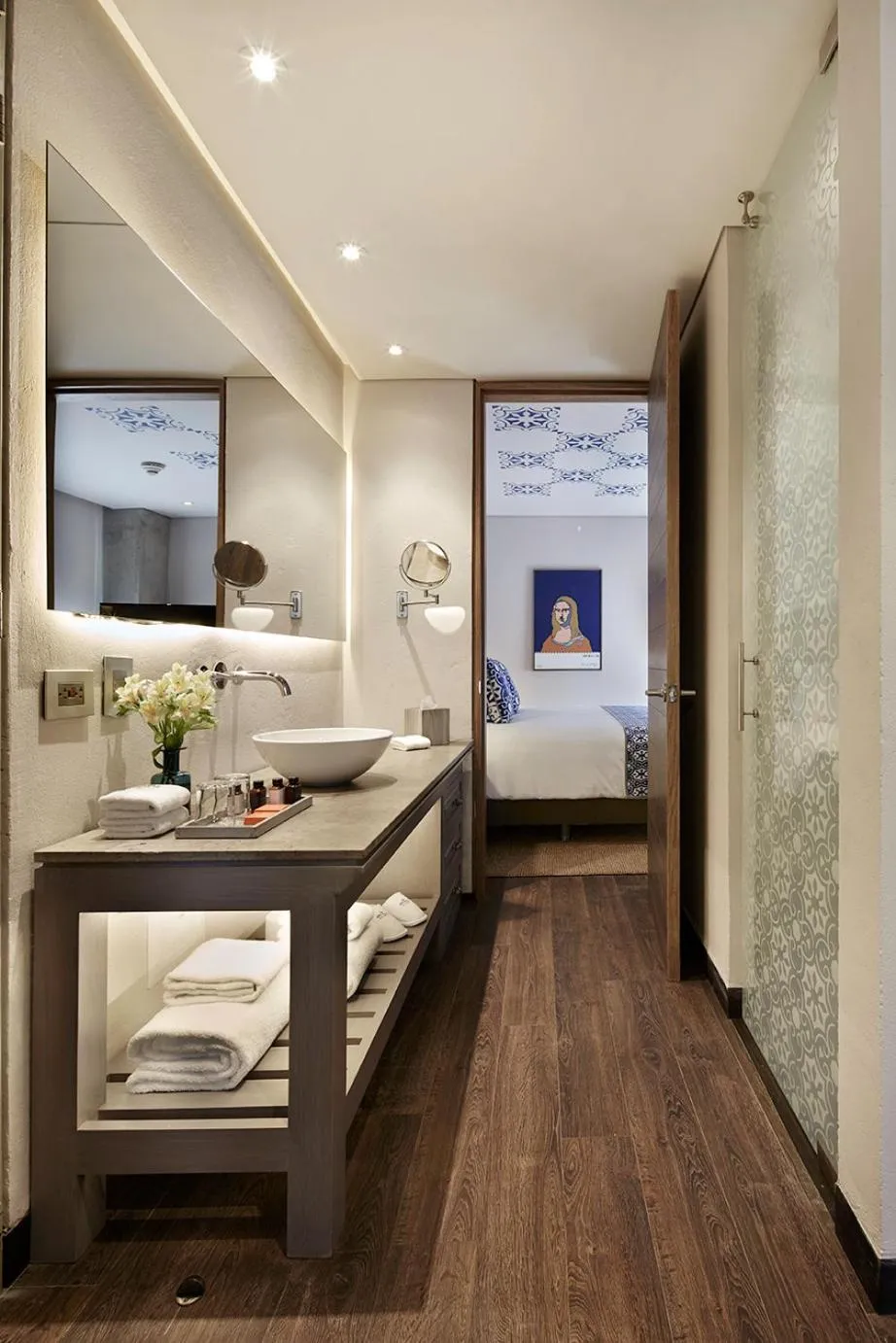 Bathroom, Bed in The Artisan D.C. Hotel, Autograph Collection