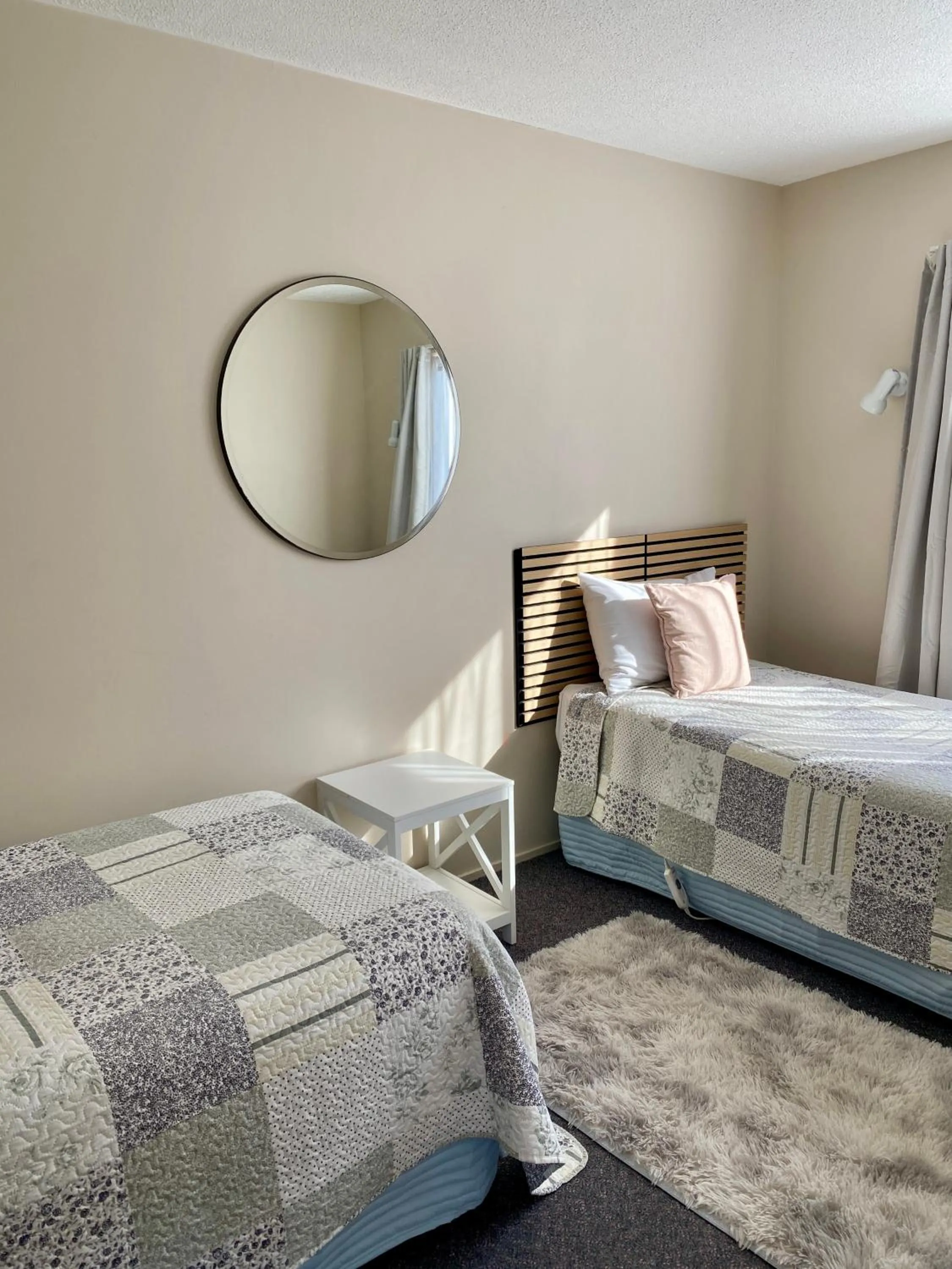 Bed in Heritage Park Lodge