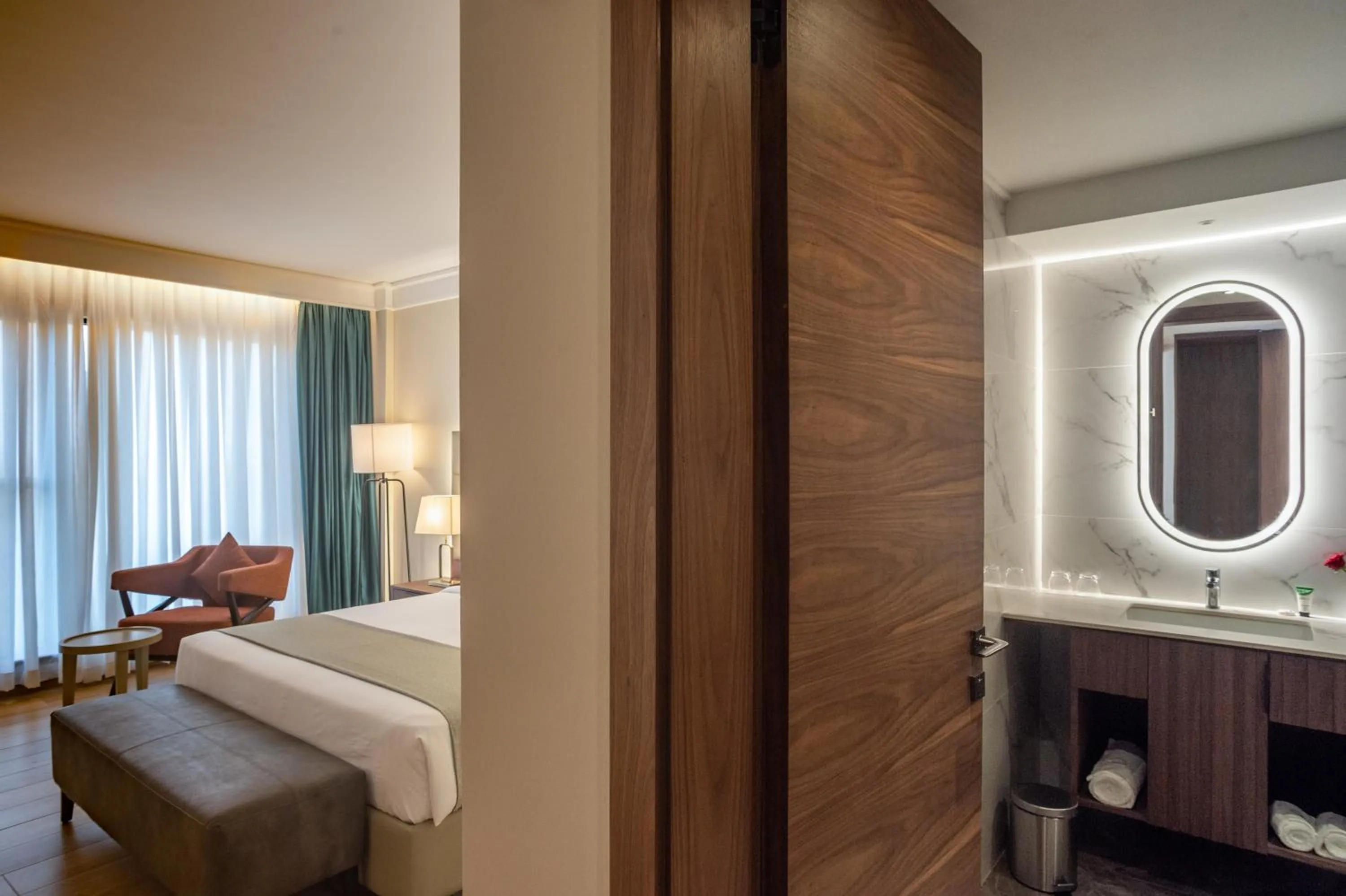 Facade/entrance, Bed in Okash City Boutique Hotel