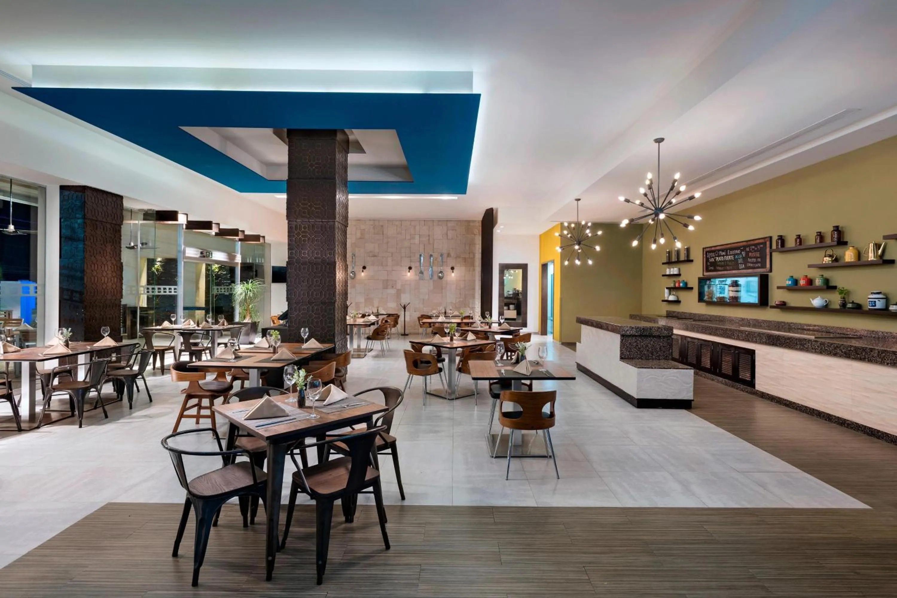 Restaurant/places to eat in Four Points by Sheraton Cancun Centro