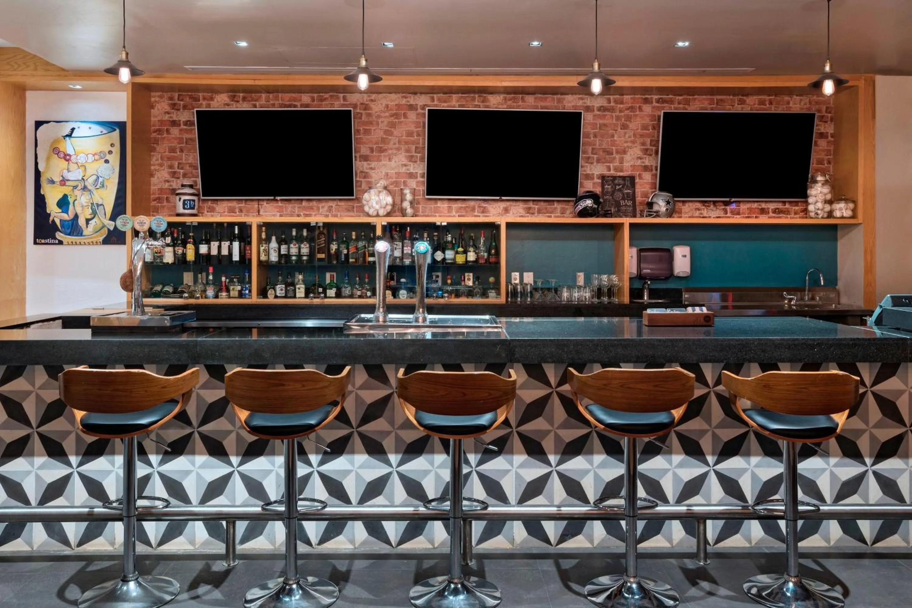 Lounge or bar in Four Points by Sheraton Cancun Centro