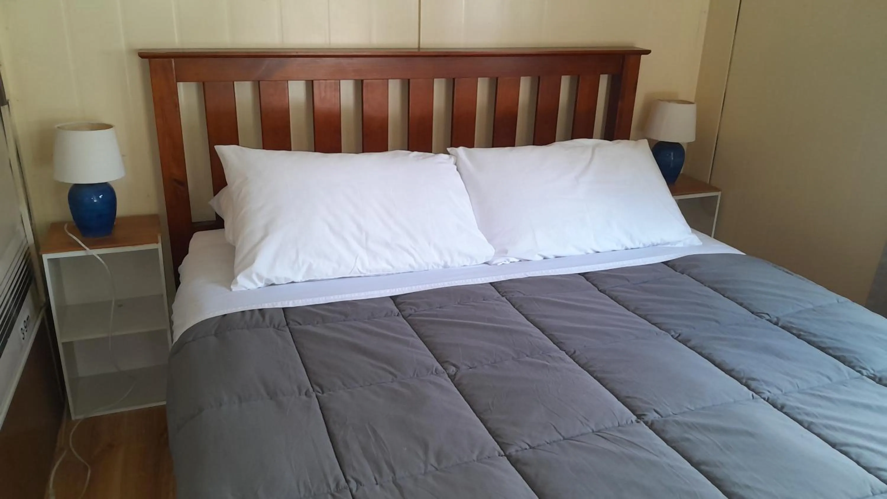 Bedroom, Bed in Dickson Holiday Park