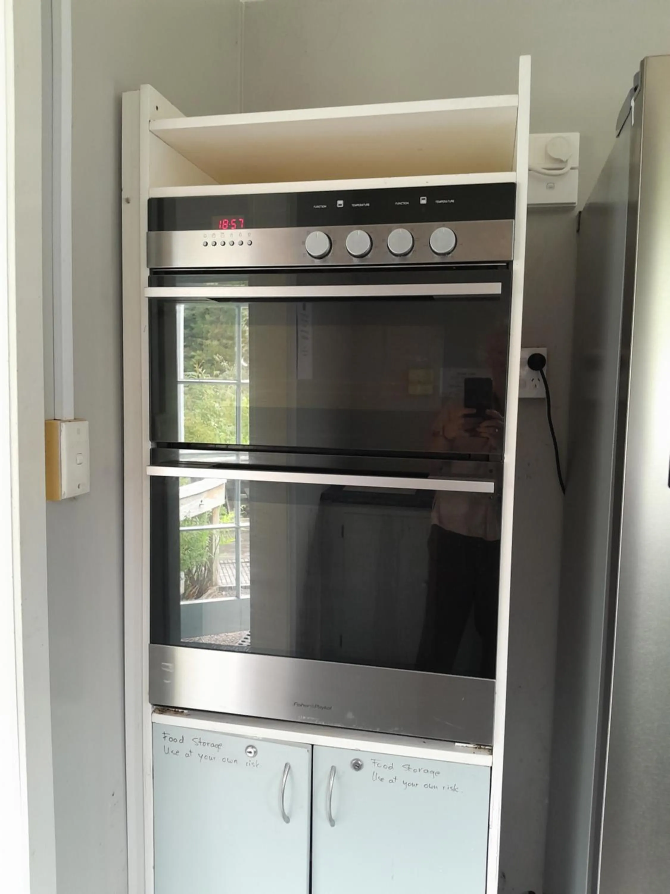 oven in Dickson Holiday Park