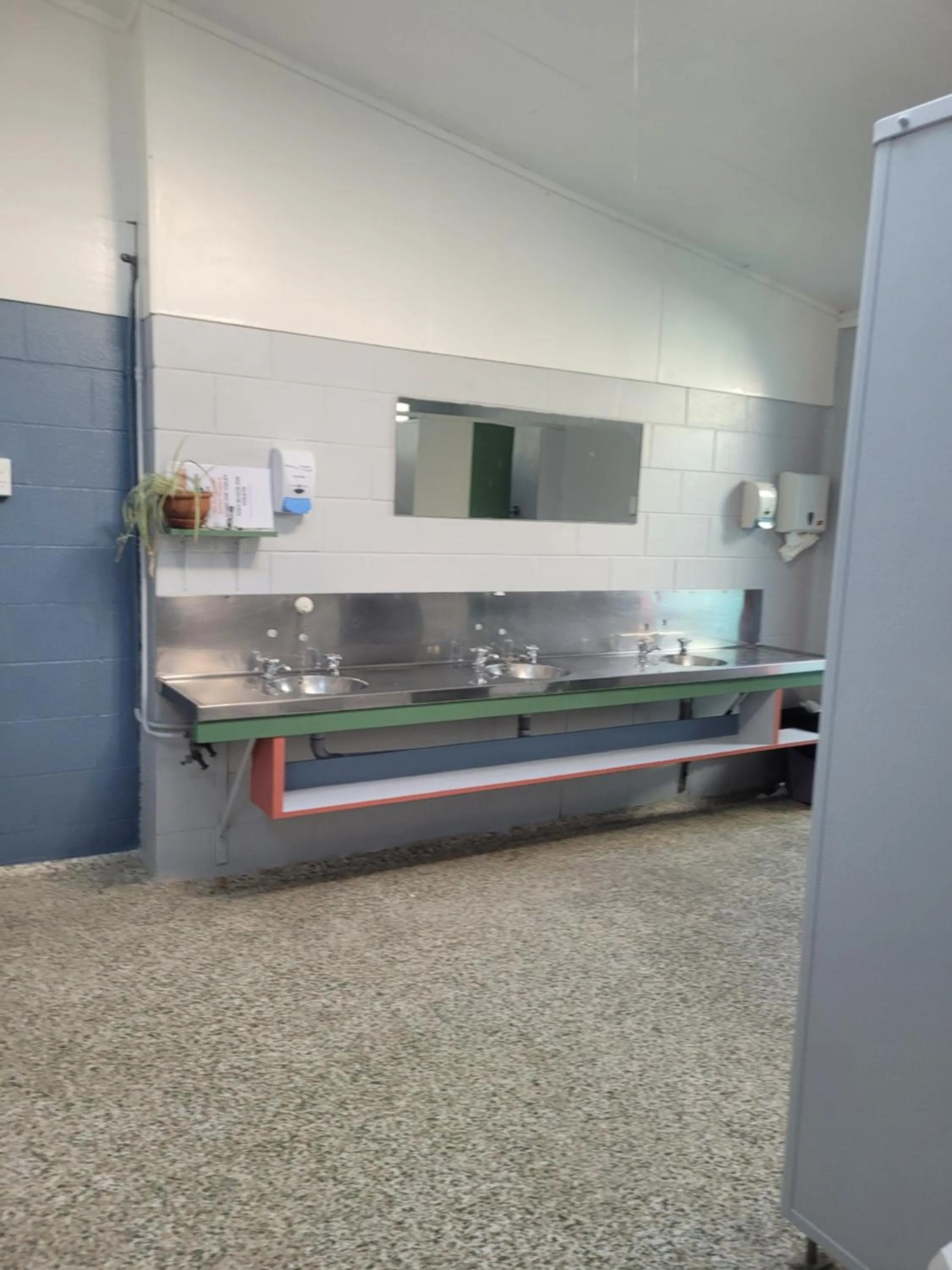 Property building in Dickson Holiday Park