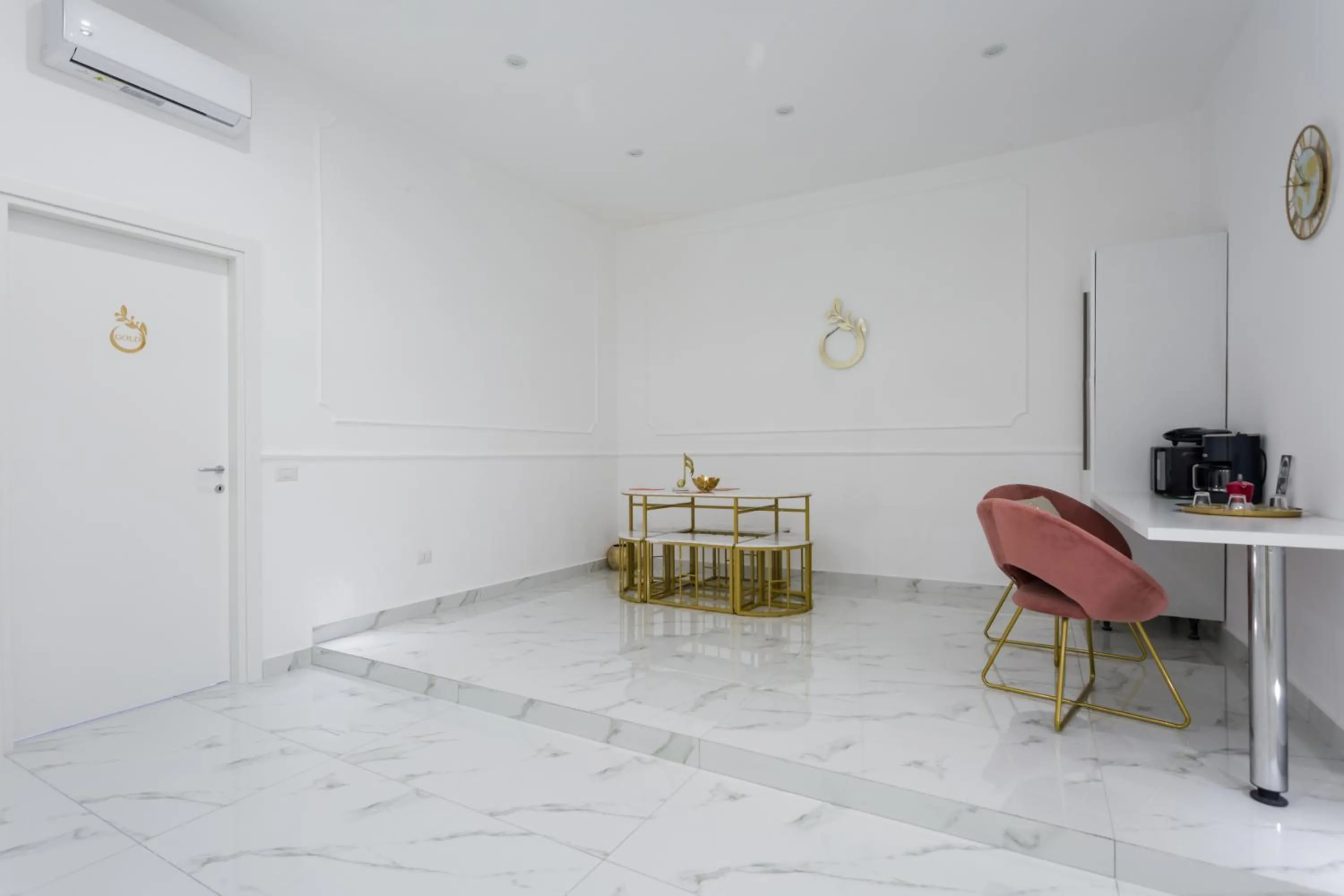 Golden Suites by Dimorra