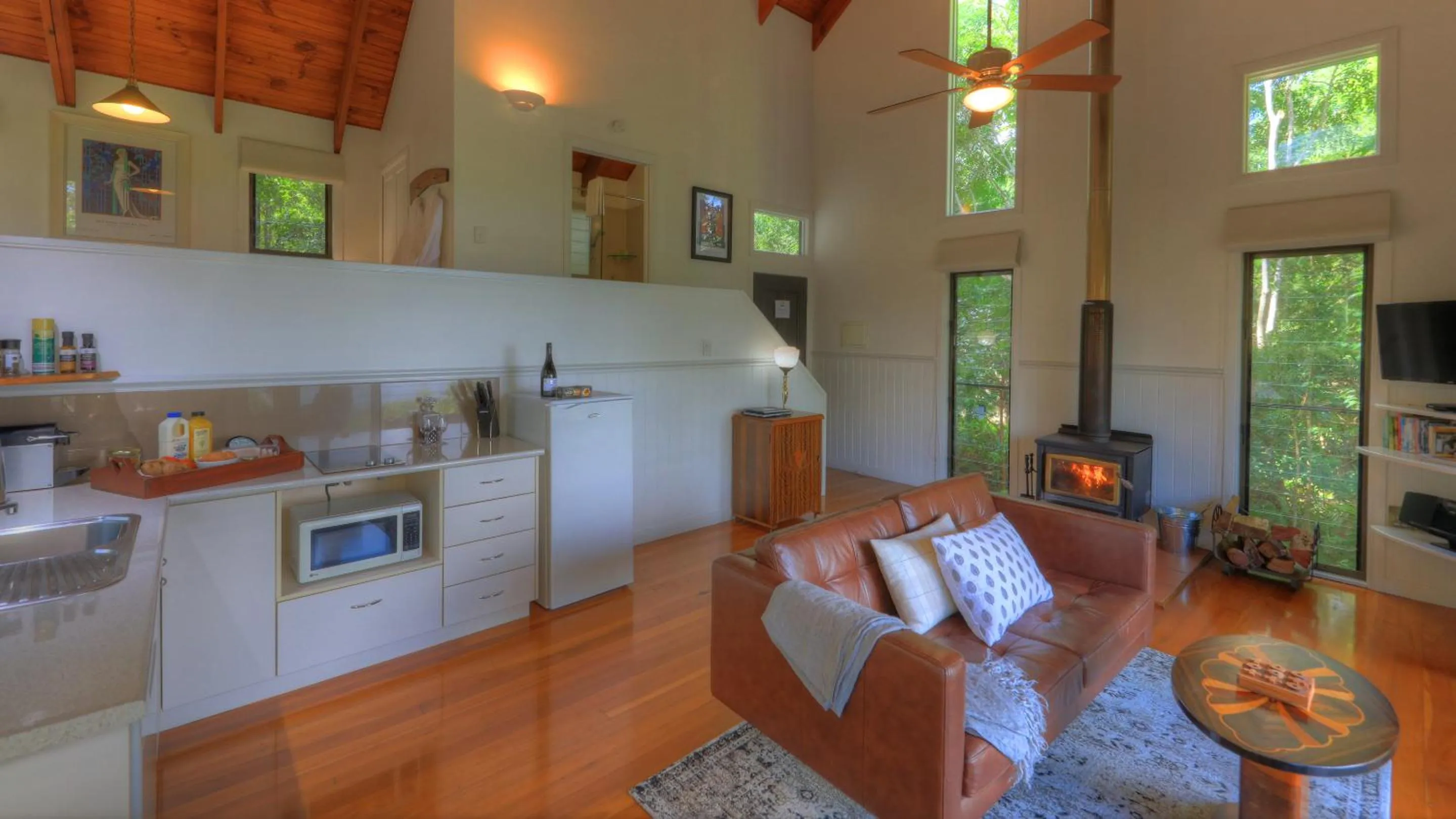 Kitchen or kitchenette in Montville Misty View Cottages