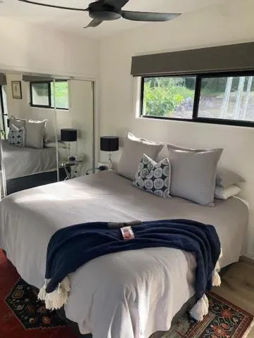 Bed in Montville Misty View Cottages