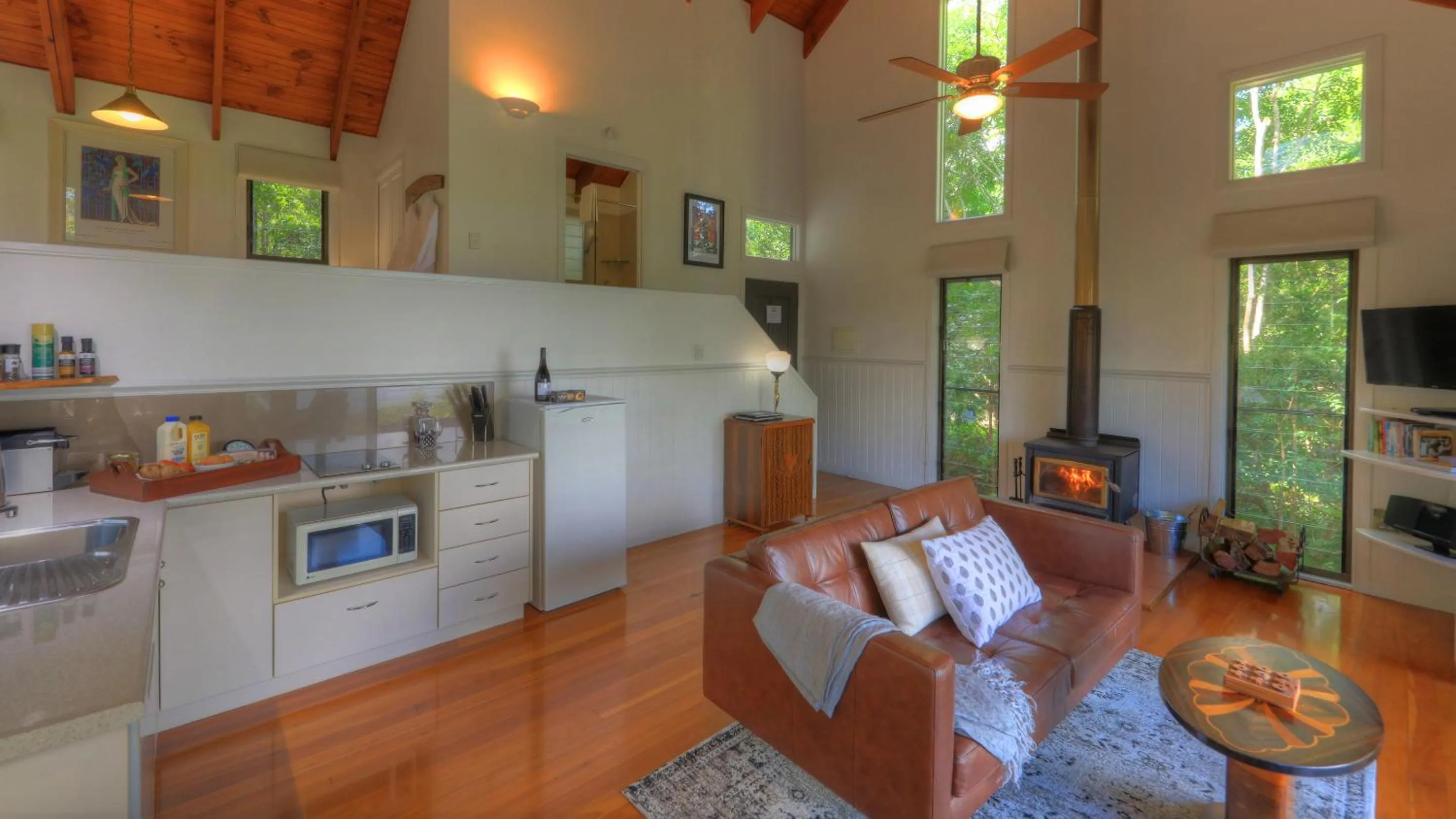 Kitchen or kitchenette in Montville Misty View Cottages