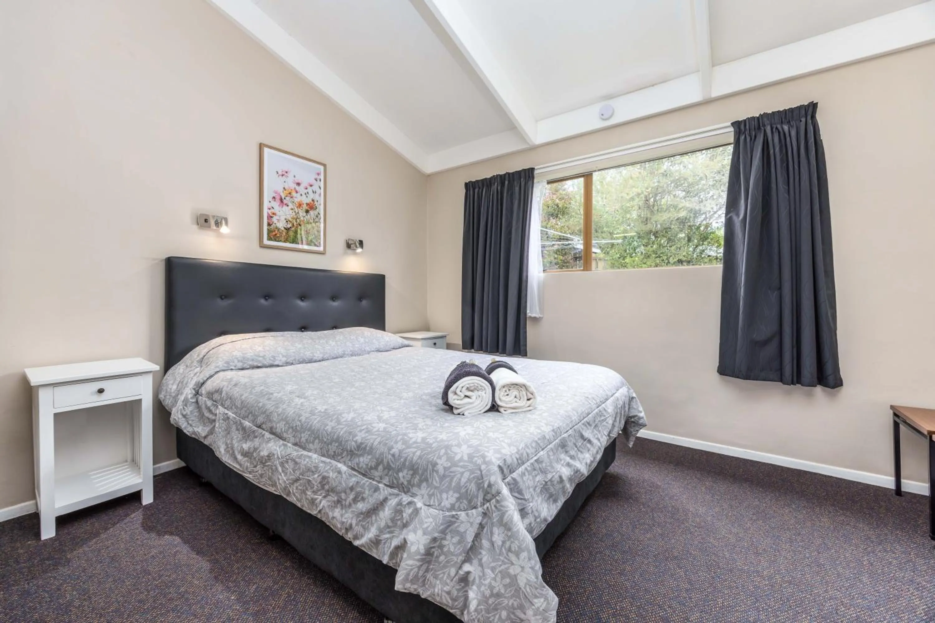 Bed in Sun Valley Motel