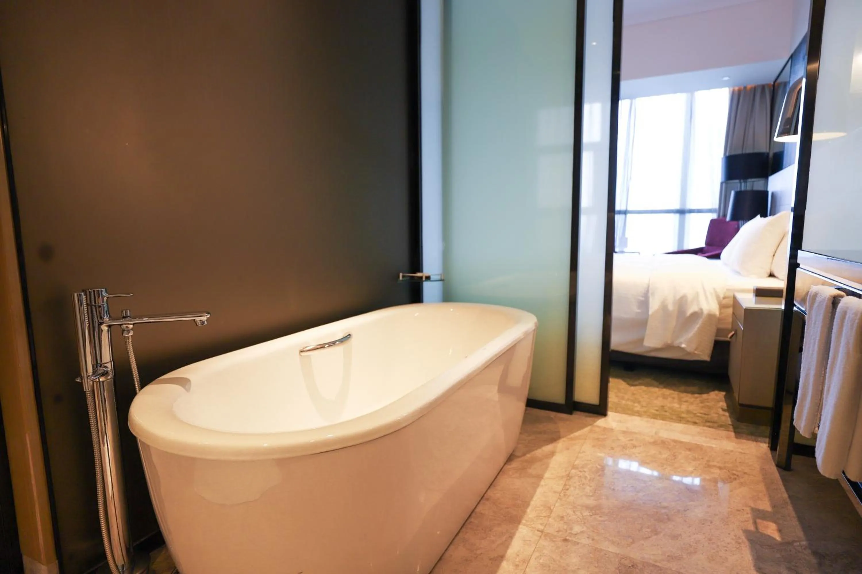 Bath, Bed in Wanda Realm Jiangmen