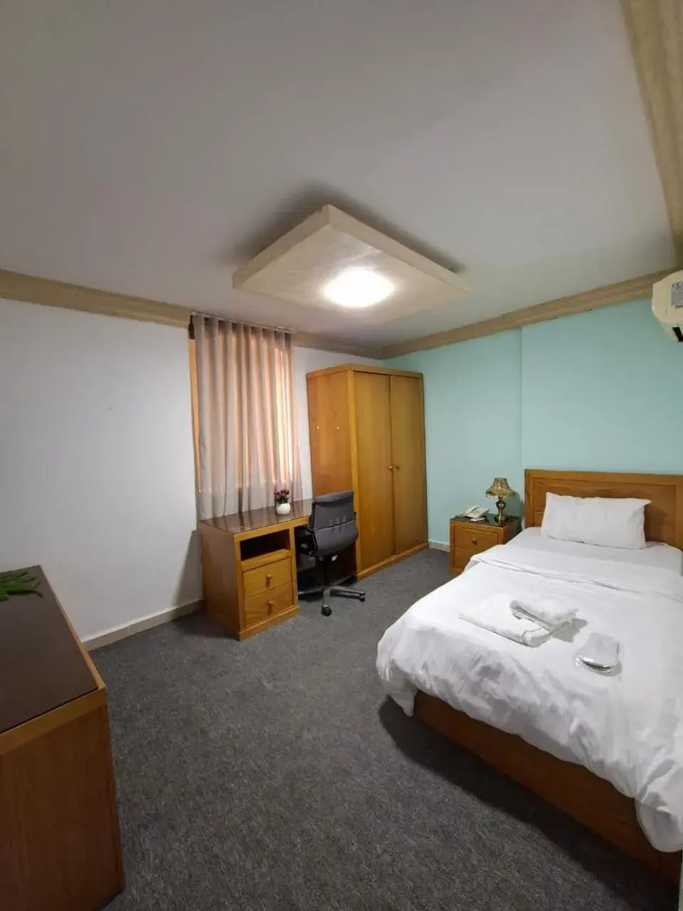 Single Room in Azmal Hotel & Suites Single Room in Azmal Hotel & Suites