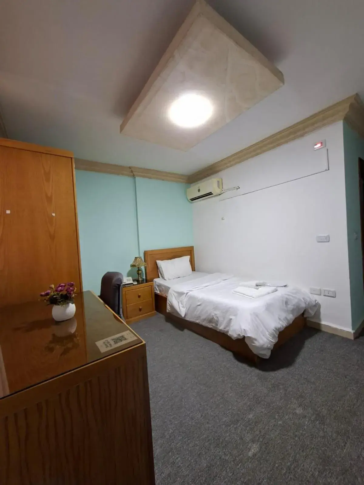 Single Room in Azmal Hotel & Suites Single Room in Azmal Hotel & Suites