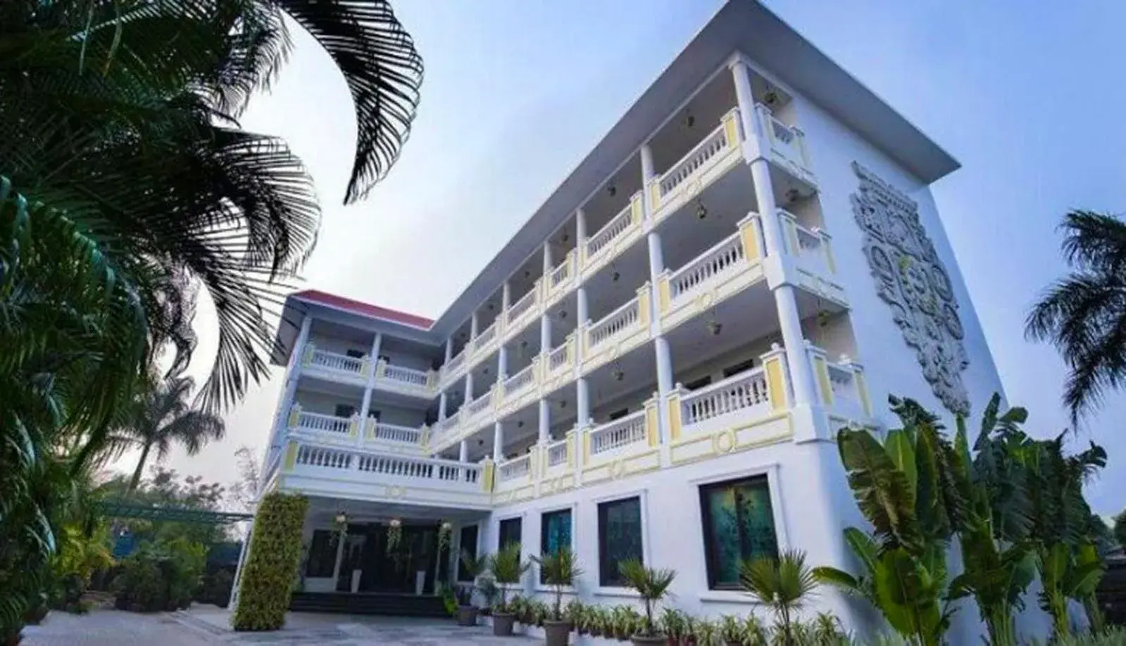 Property building in Hotel Royal Retreat Property building in Hotel Royal Retreat