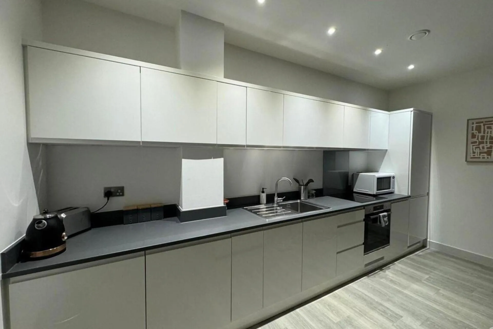1 bed-Sleeps 4-Town Centre-10 min to Ascot- Pets