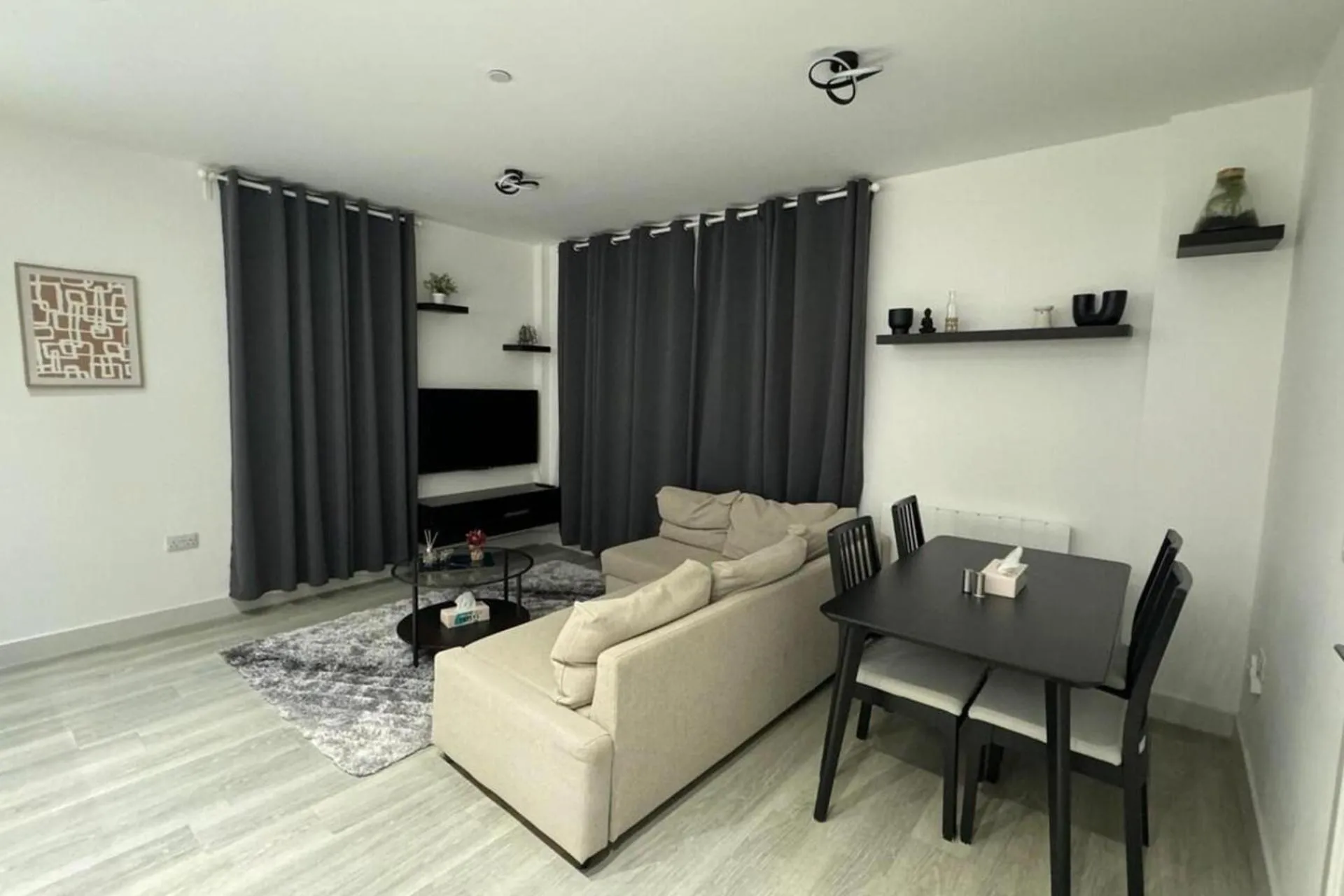 1 bed-Sleeps 4-Town Centre-10 min to Ascot- Pets