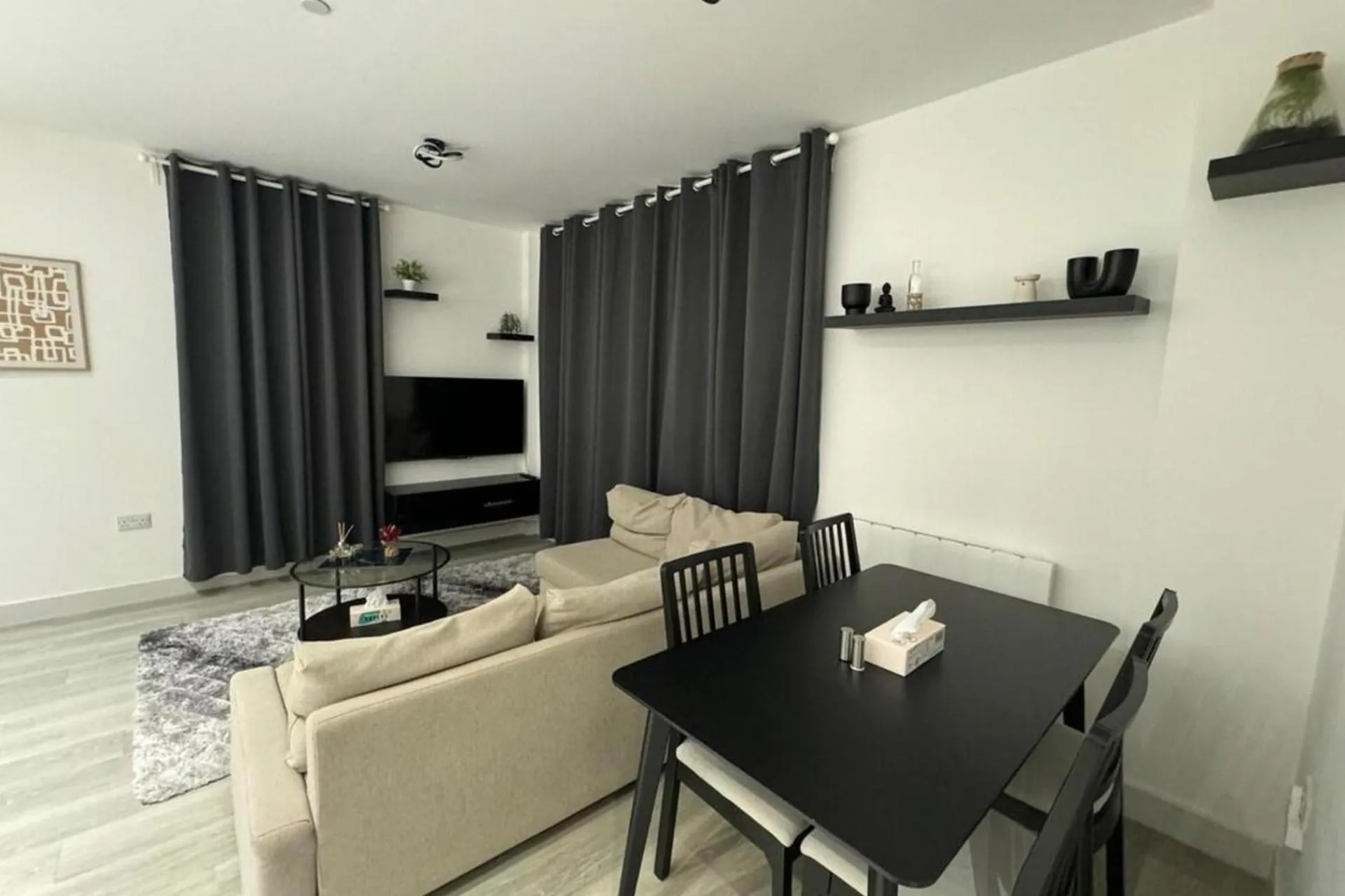 1 bed-Sleeps 4-Town Centre-10 min to Ascot- Pets