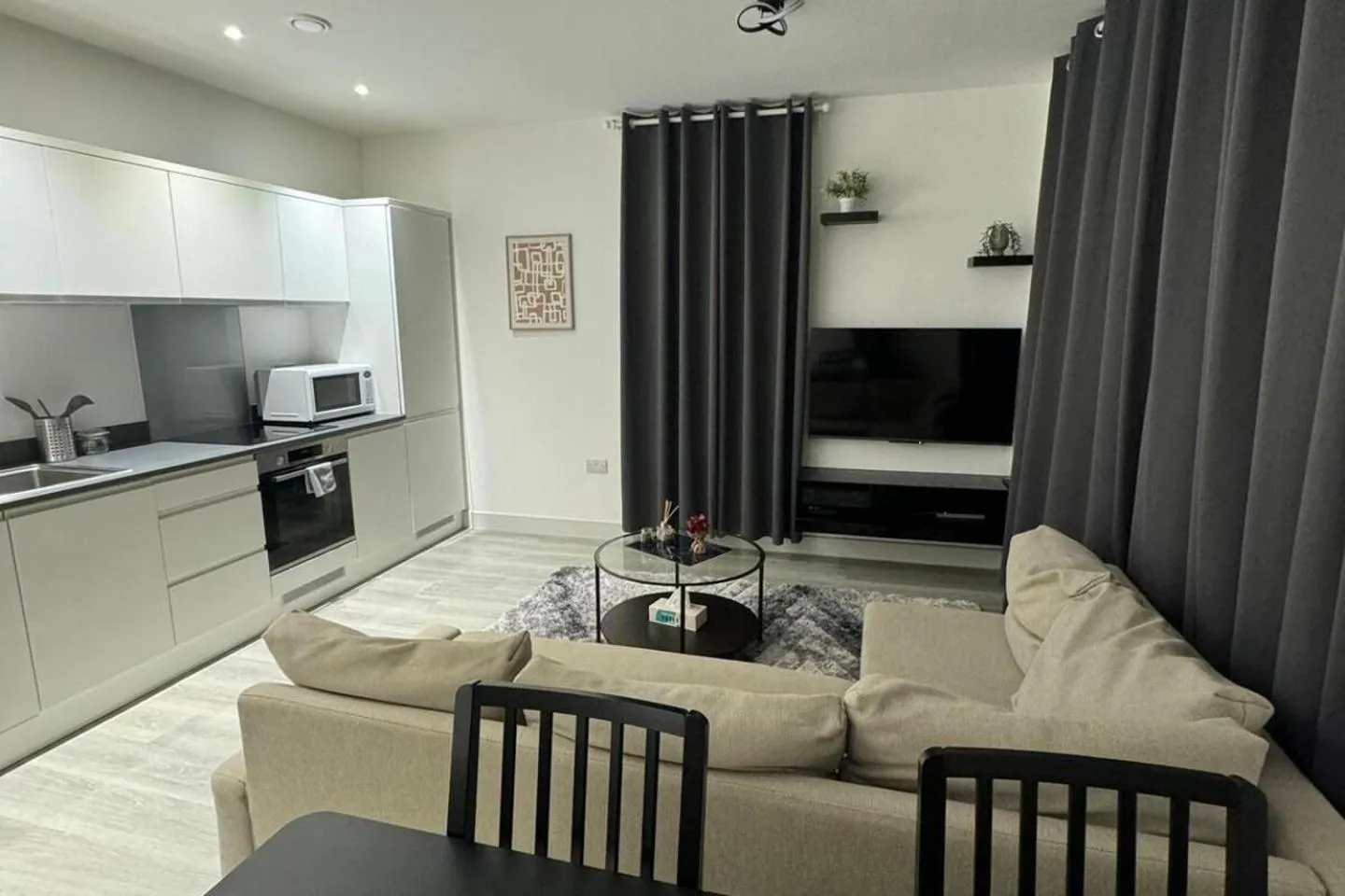 1 bed-Sleeps 4-Town Centre-10 min to Ascot- Pets