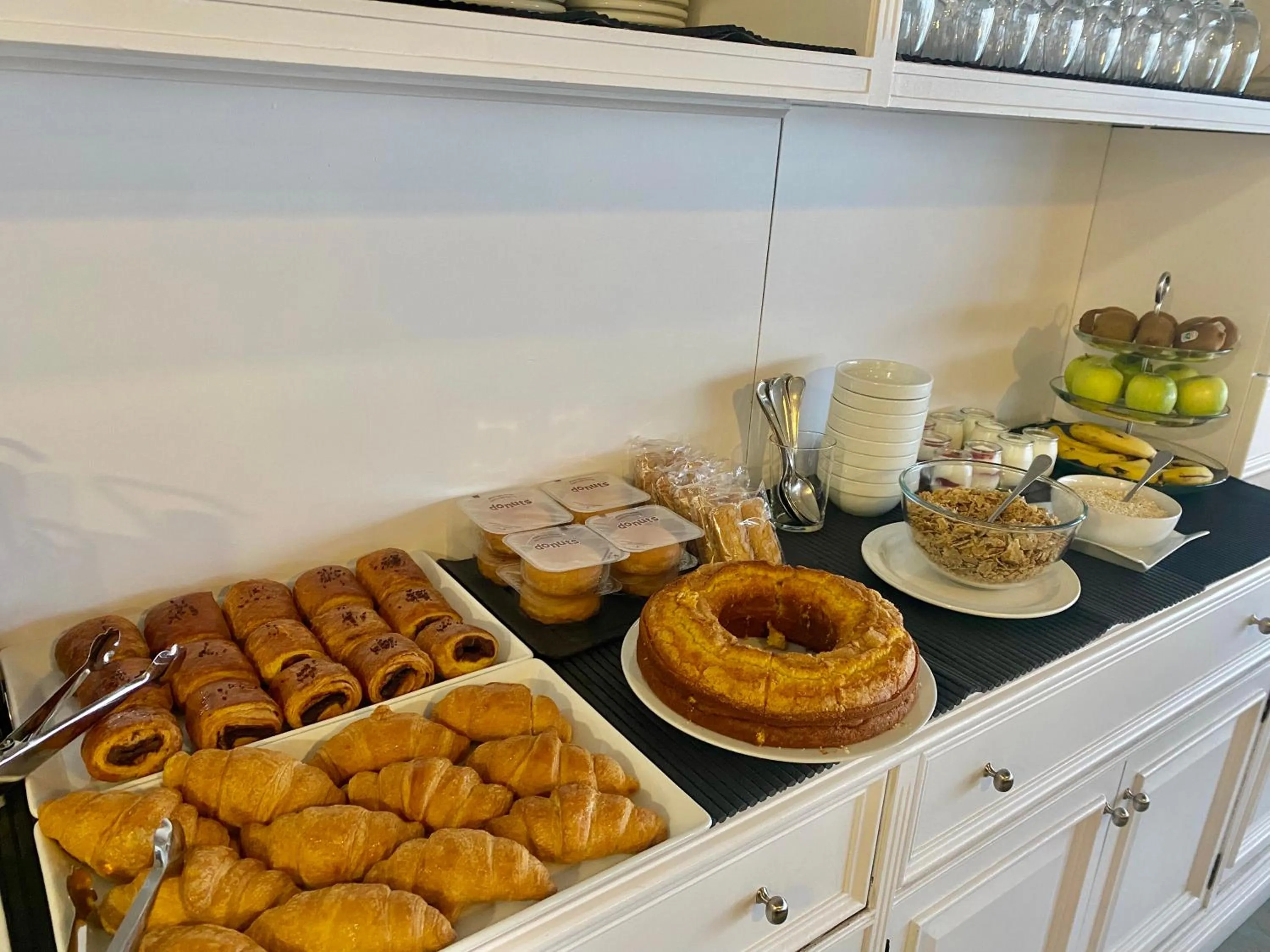 Breakfast in Hotel As Camelias