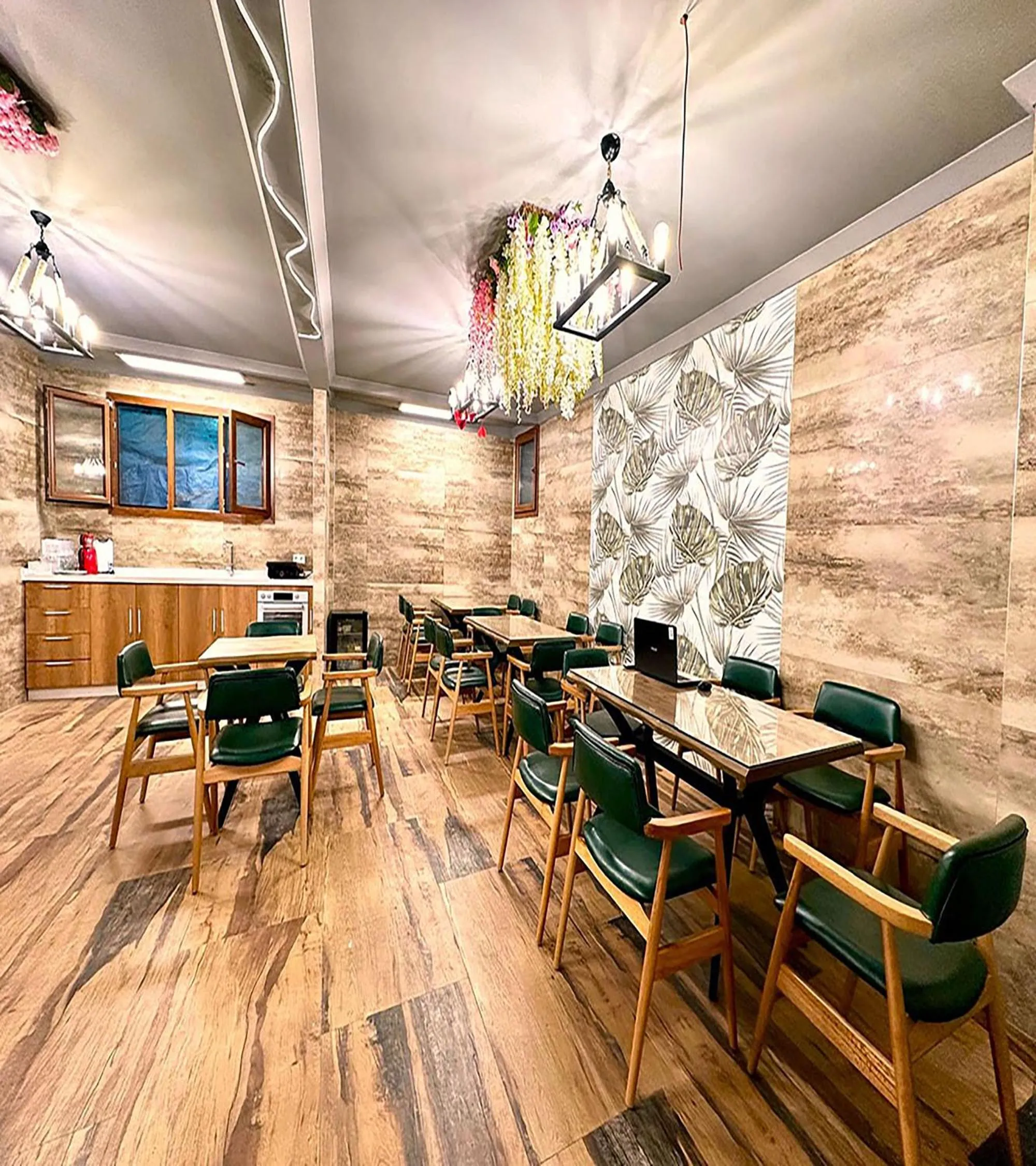 Restaurant/places to eat in Kilic Boutique Hotel