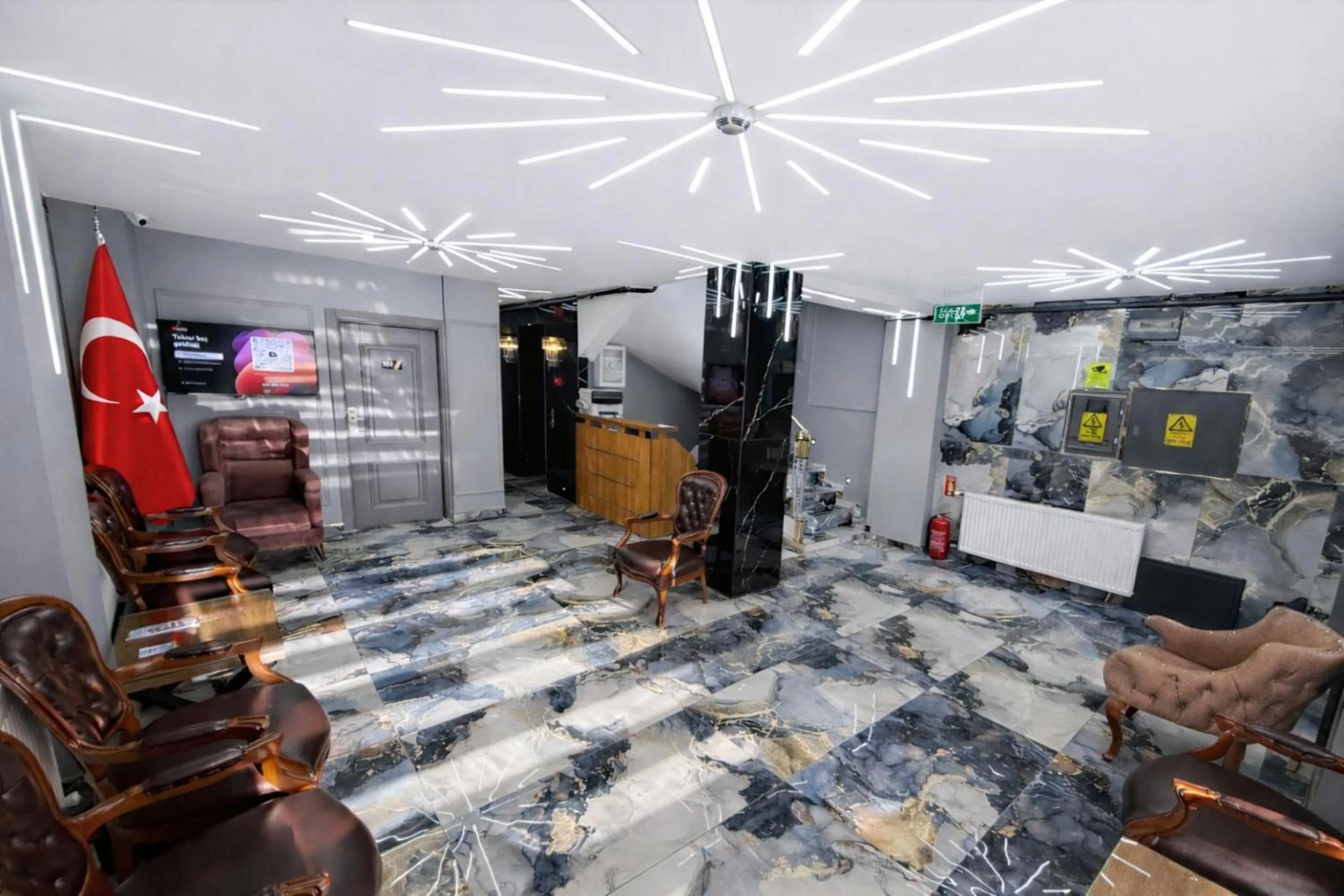 Communal lounge/ TV room in Kilic Boutique Hotel