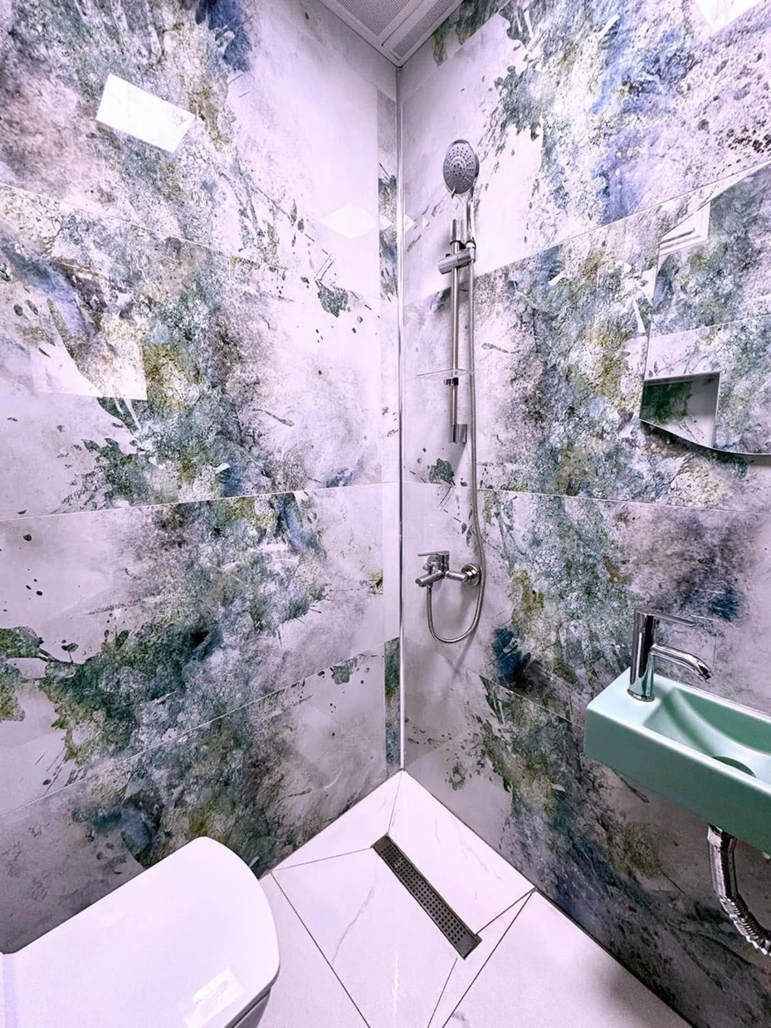 Shower in Kilic Boutique Hotel