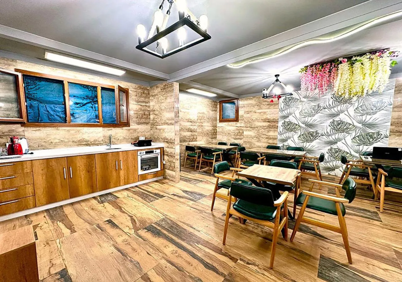 Restaurant/places to eat in Kilic Boutique Hotel