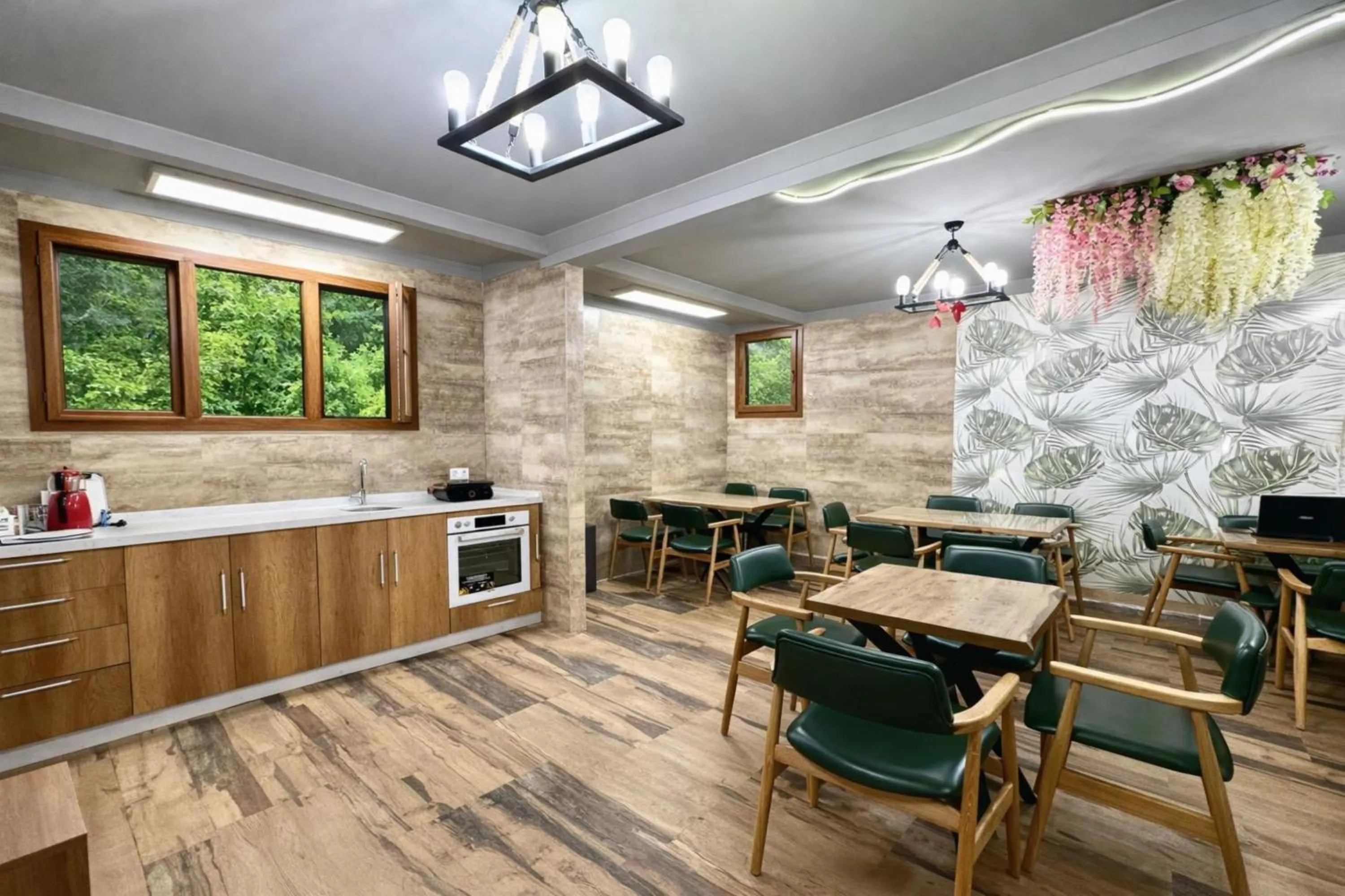 Restaurant/places to eat in Kilic Boutique Hotel