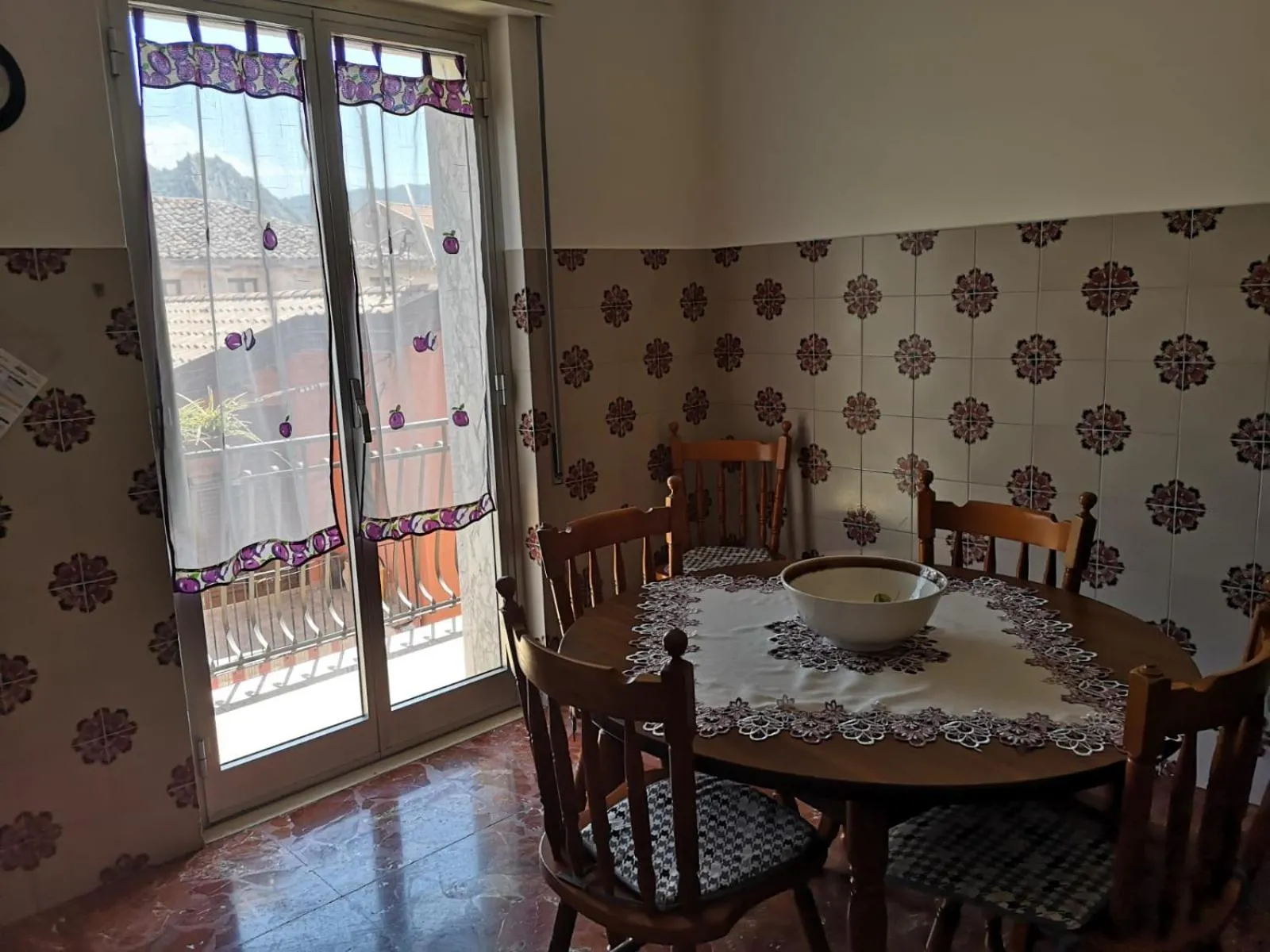 Apartment with Balcony in Casa Catena