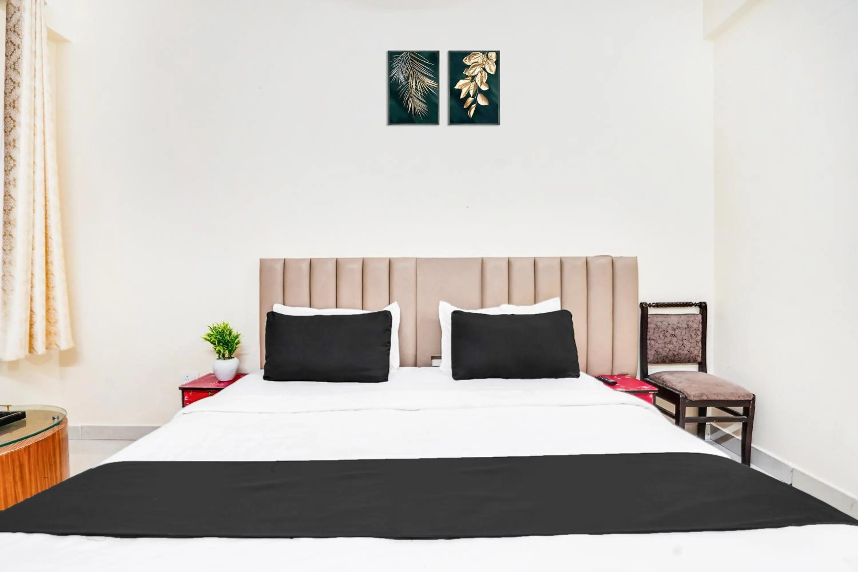 Bedroom, Bed in Hotel O YATRA INN