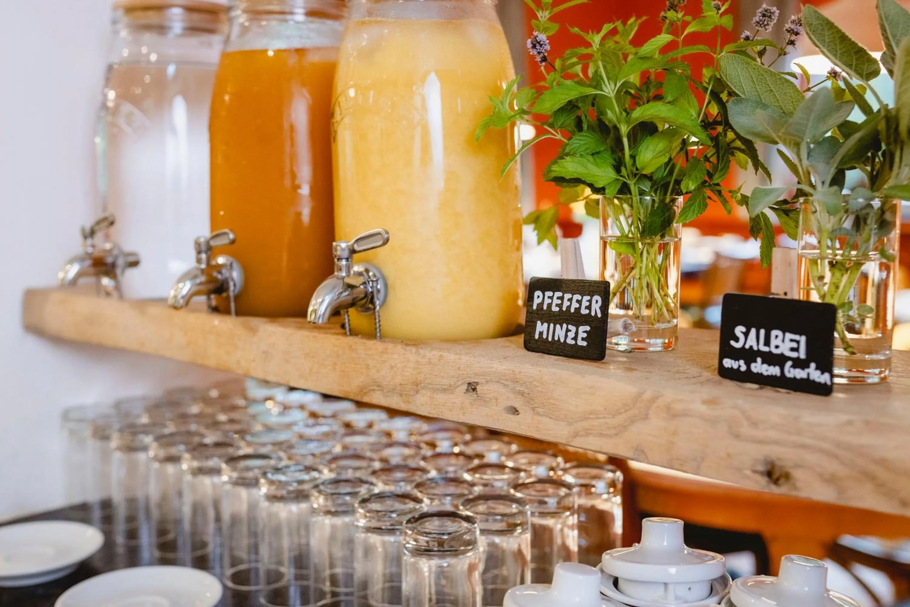 Buffet breakfast in Das Franzl - Bett & Brot