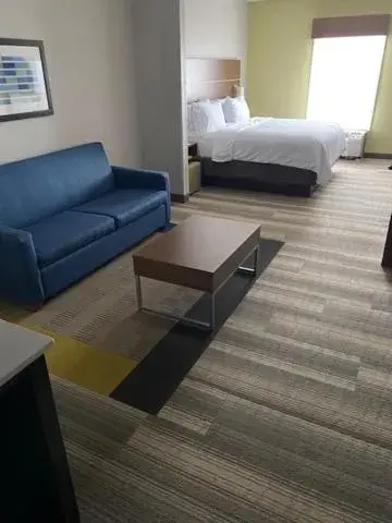 Bed in Holiday Inn Express Bed in Holiday Inn Express