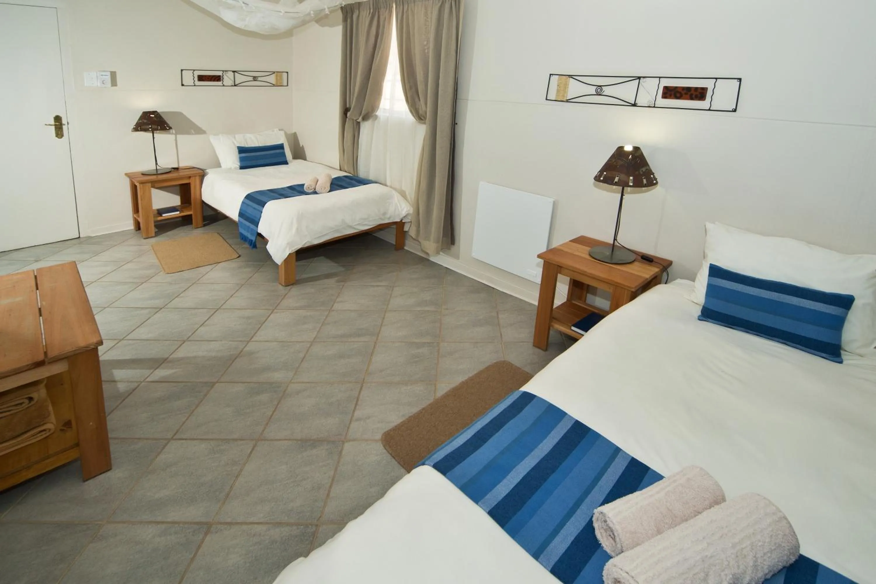 Photo of the whole room, Bed in Bahnhof Hotel Aus