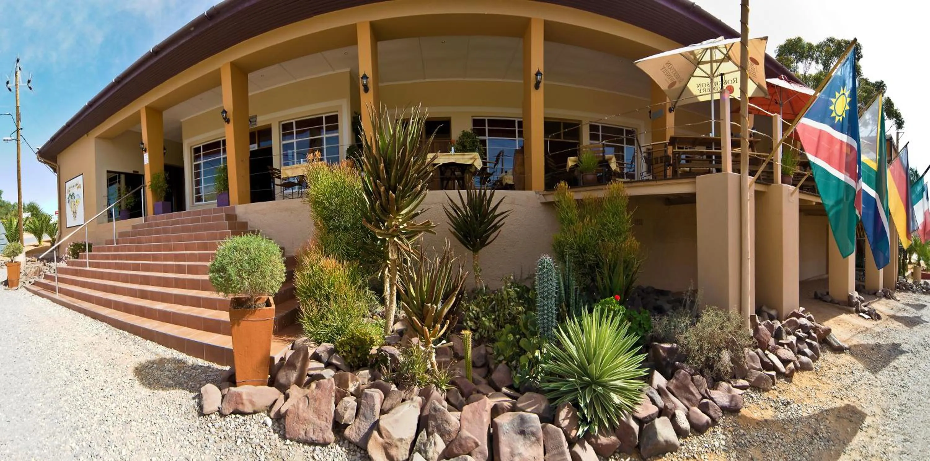 Facade/entrance in Bahnhof Hotel Aus