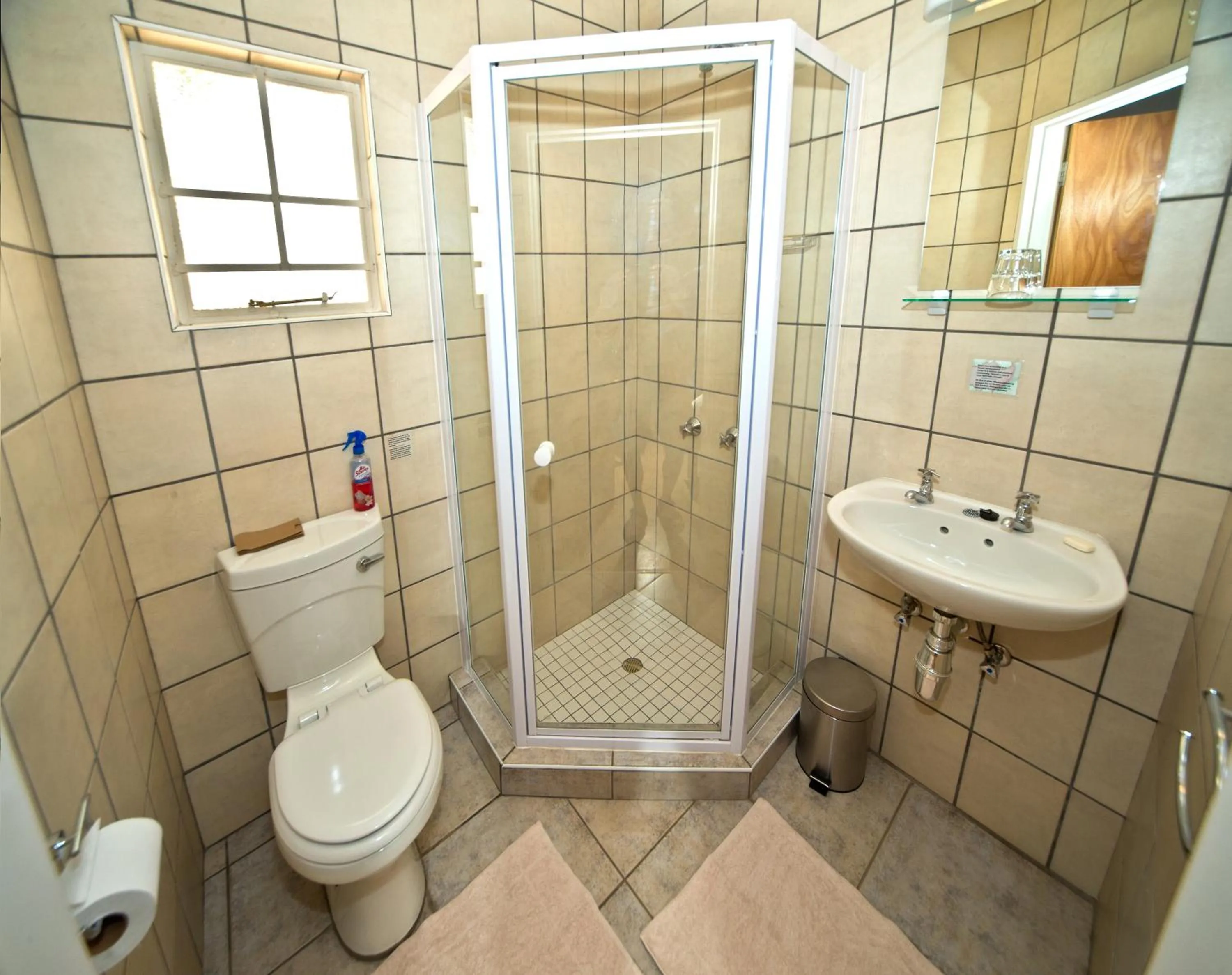 Bathroom in Bahnhof Hotel Aus