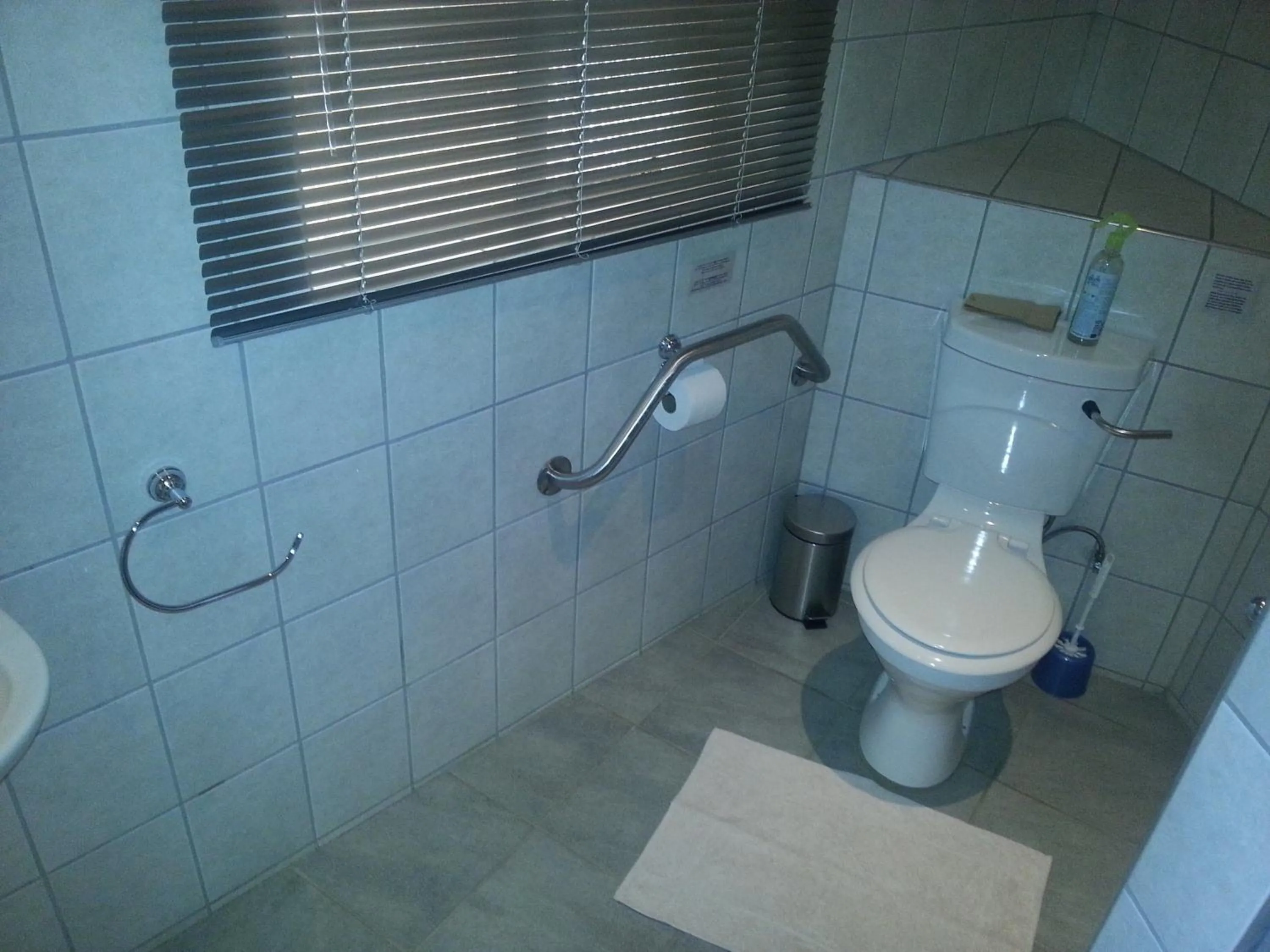 Bathroom in Bahnhof Hotel Aus