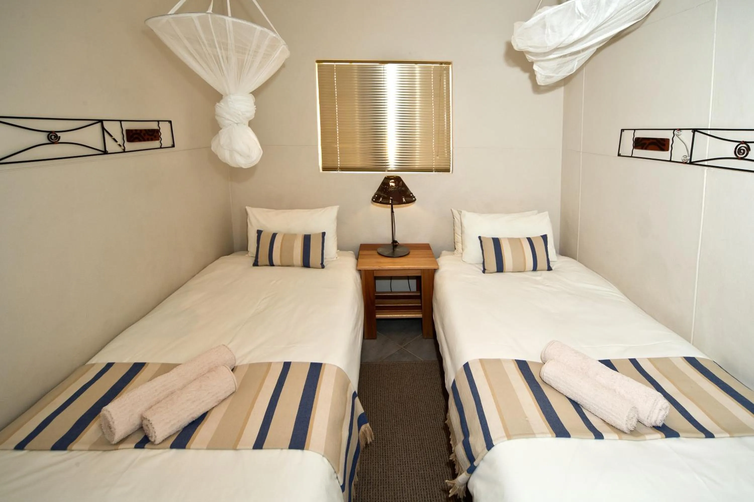 Bedroom, Bed in Bahnhof Hotel Aus