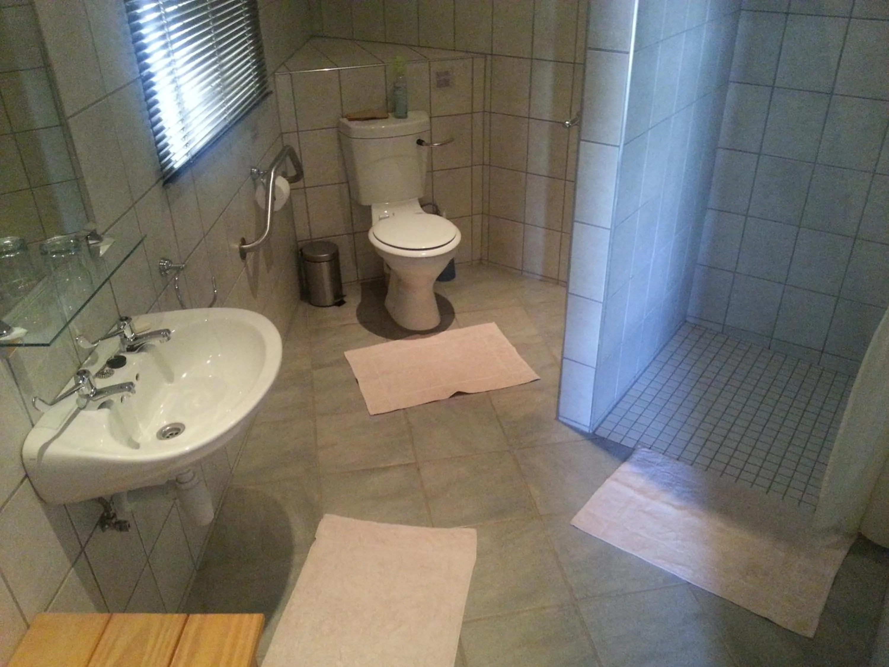 Bathroom in Bahnhof Hotel Aus