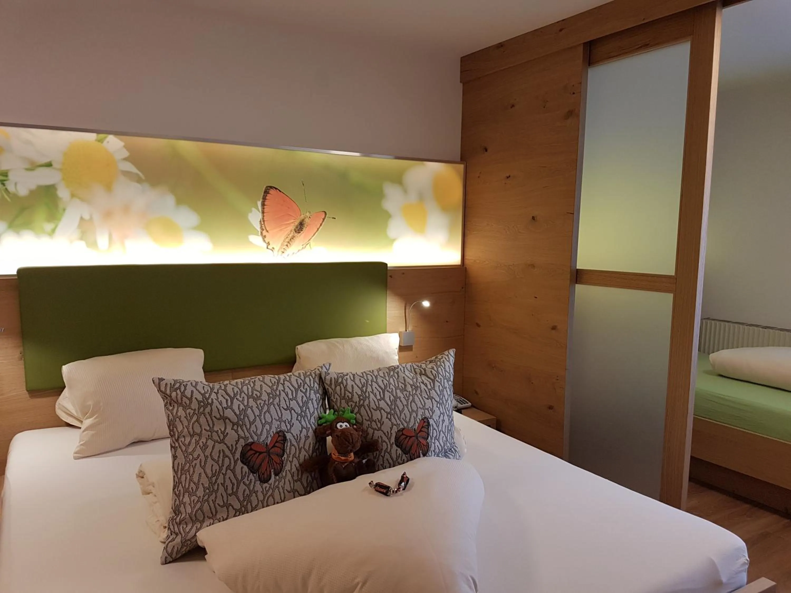 Bedroom, Bed in nawu apartments & Restaurant