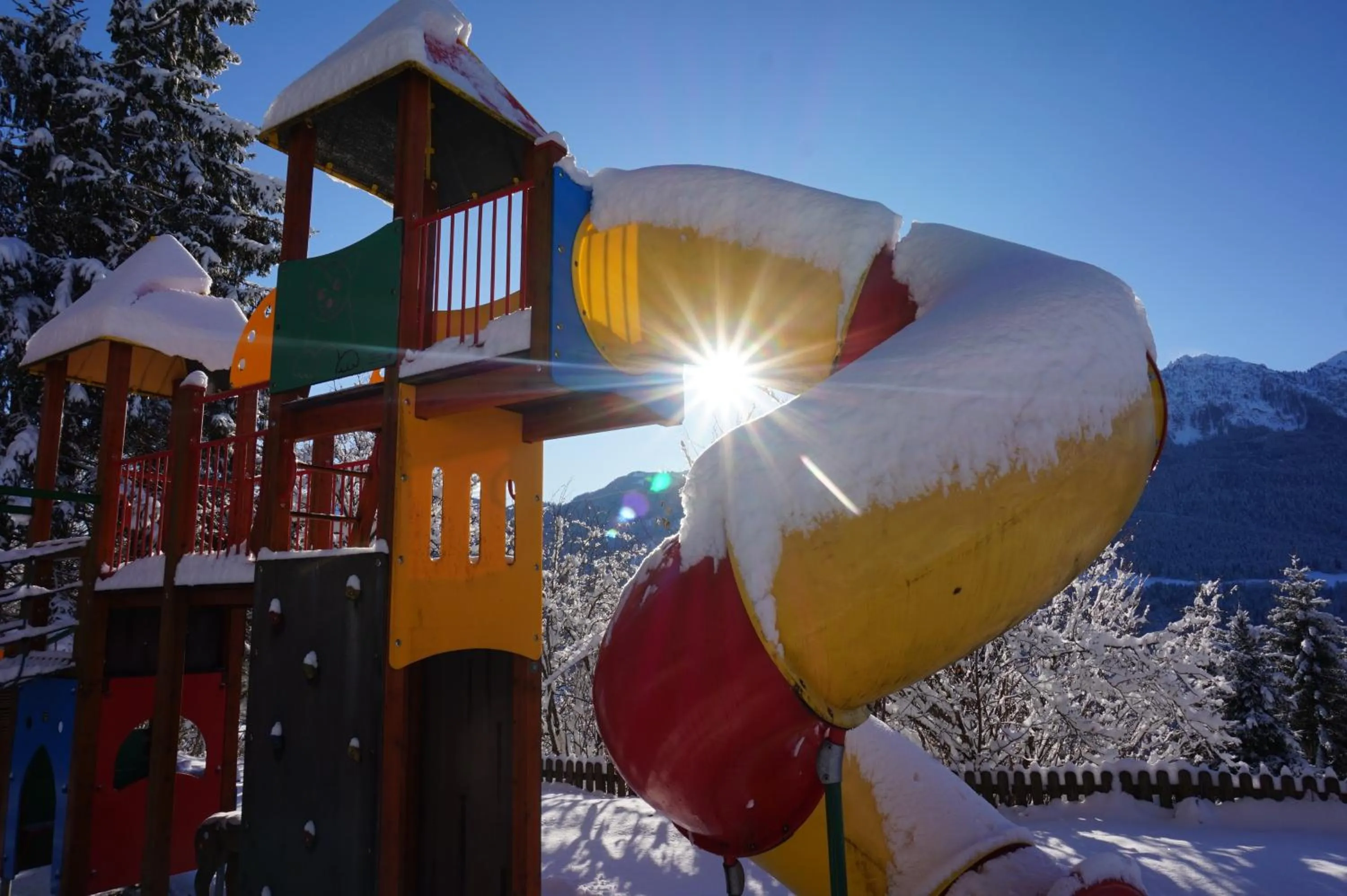 Day in nawu apartments & Restaurant