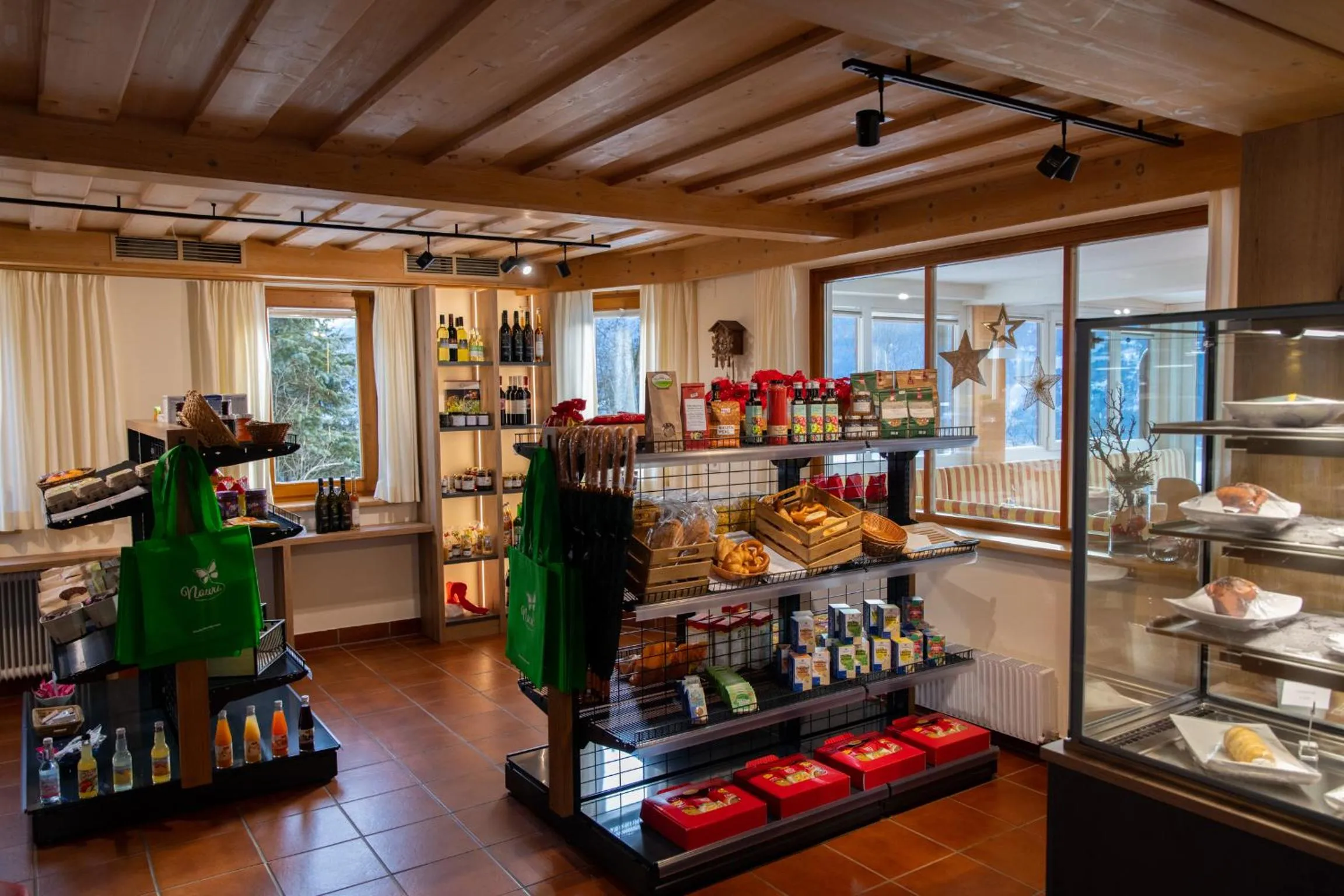 Food and drinks in nawu apartments & Restaurant